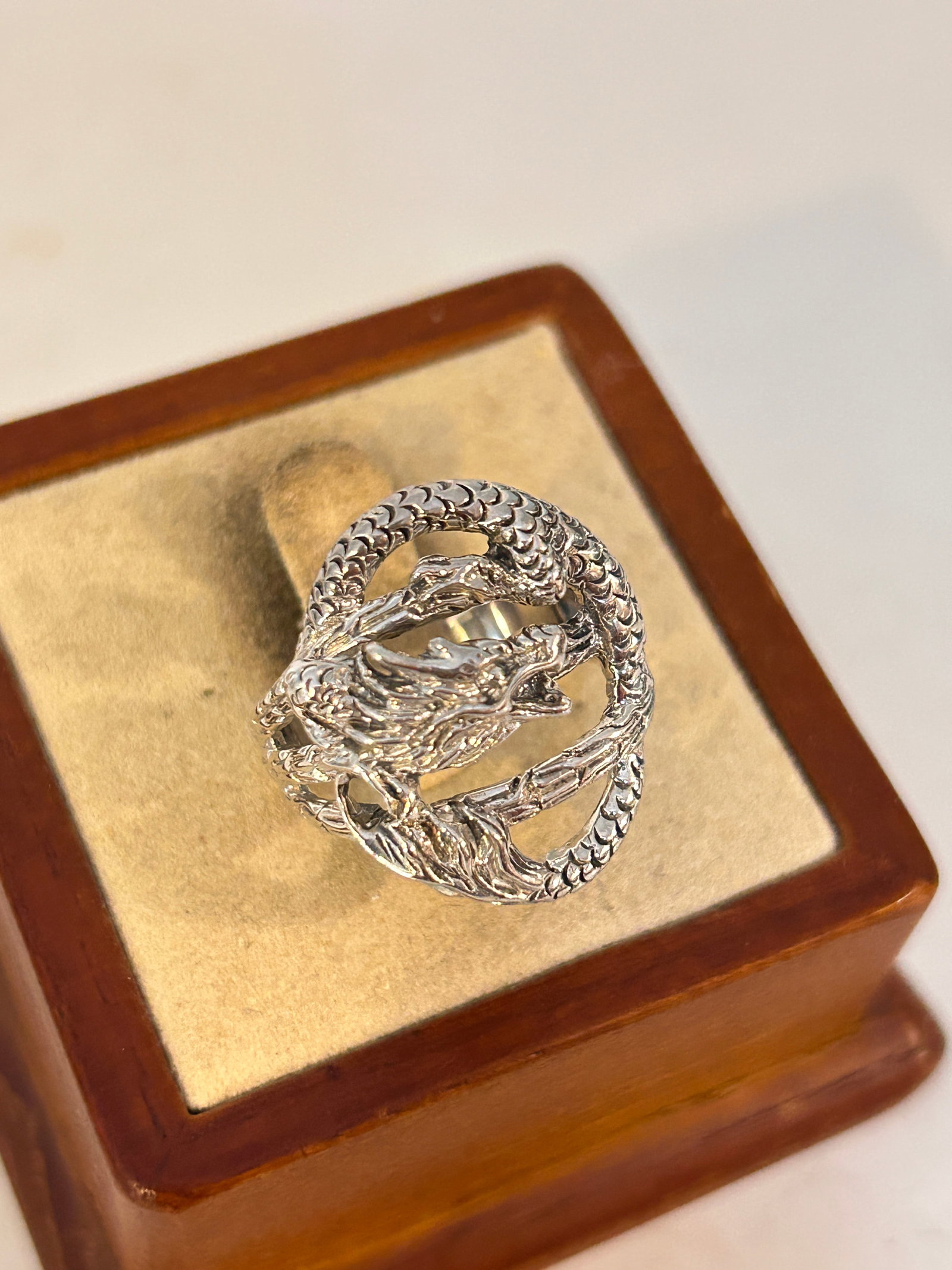 Vintage SterlingSilver Dragon Ring 7 (1 of 5)