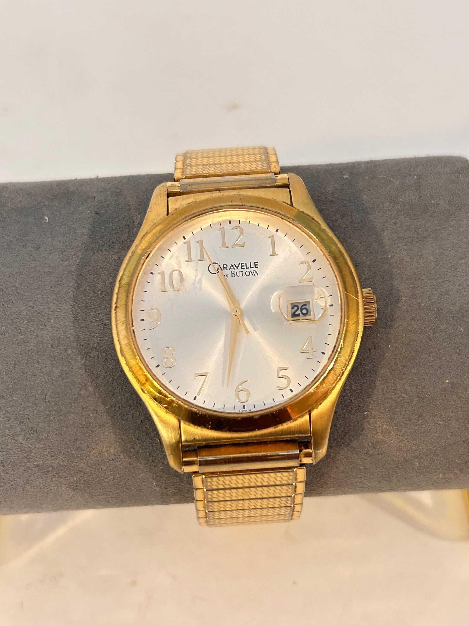 Caravelle by Bulova Mens Expansion Watch with Calander working slight scratches: Caravelle by Bulova Mens Expansion Watch with Calander working slight scratchesPlease view all photos as they are part of the description and condition of this Item, Feel free to contact me with quest