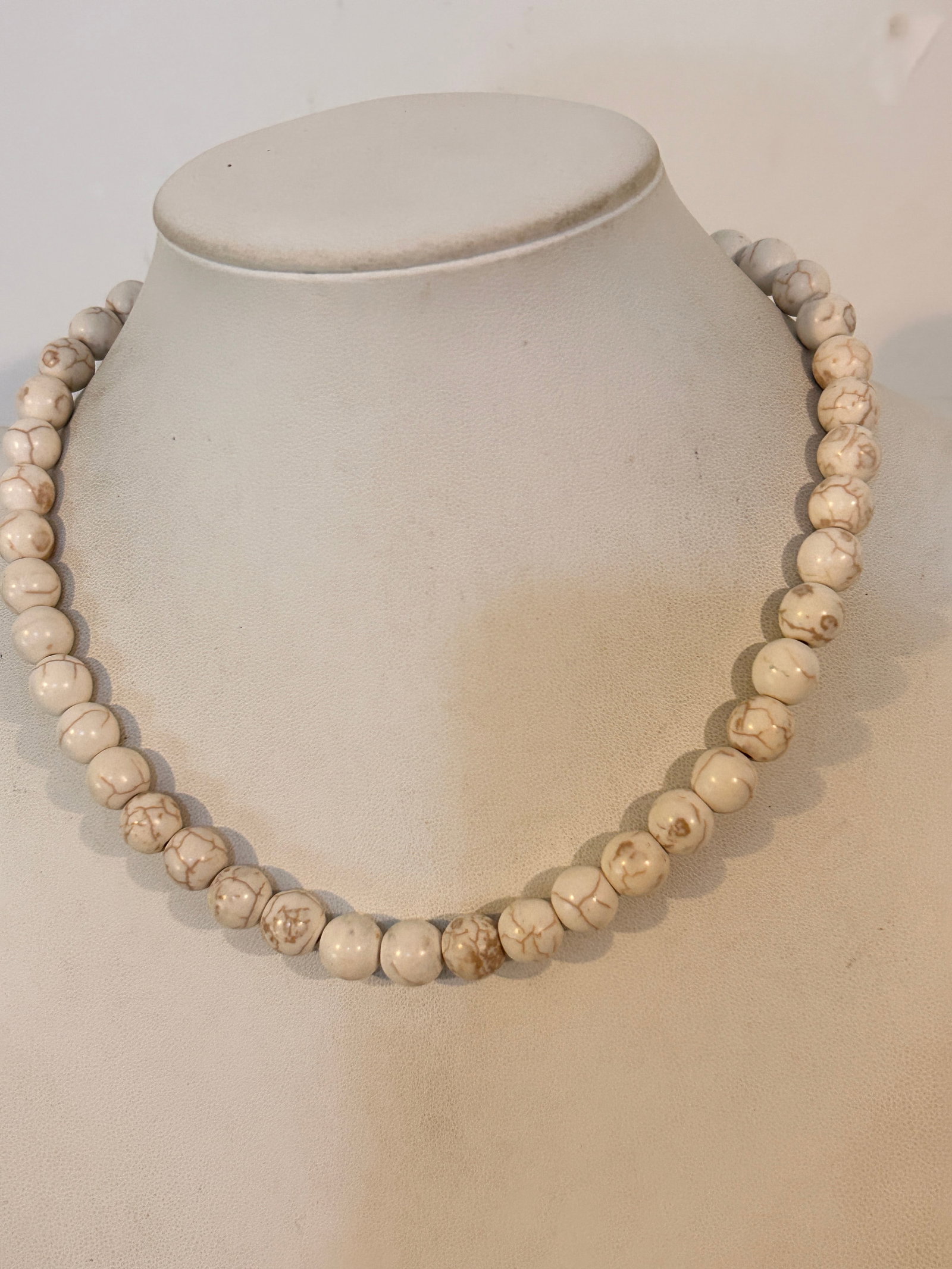 White Cream Beaded Sterling Silver Necklace 16": White Cream Beaded Sterling Silver Necklace 16" Please view all photos as they are part of the description and condition of this Item, Feel free to contact me with questions or picture requests! Used 
