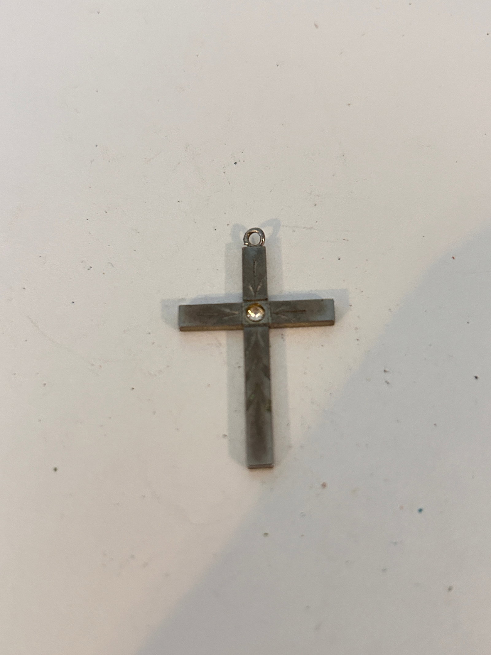 Vintage Sterling Silver Cross: Vintage Sterling Silver Cross Please view all photos as they are part of the description and condition of this Item, Feel free to contact me with questions or picture requests! Used Item AS IS