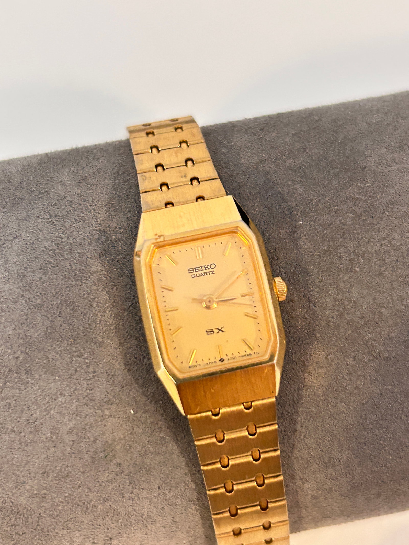 Vintage Seiko SX Quartz Women Gold Tone Petite Analog Dress Watch 2Y01-5D20 working (1 of 5)