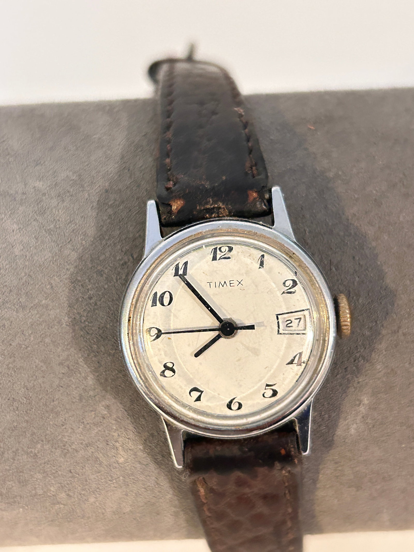 Vintage Timex Three-Hand Wind-up Analog Women's Watch working: Vintage Timex Three-Hand Wind-up Analog Women's Watch working Please view all photos as they are part of the description and condition of this Item, Feel free to contact me with questions or picture r