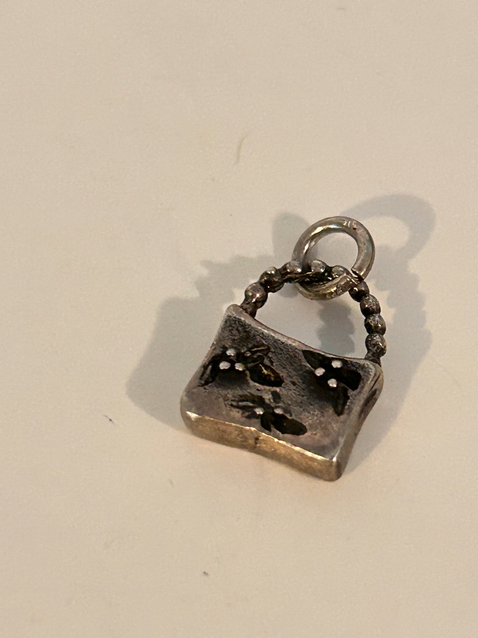 Vintage Sterling Silver Charm: Vintage Sterling Silver Charm Please view all photos as they are part of the description and condition of this Item, Feel free to contact me with questions or picture requests! Used Item AS IS