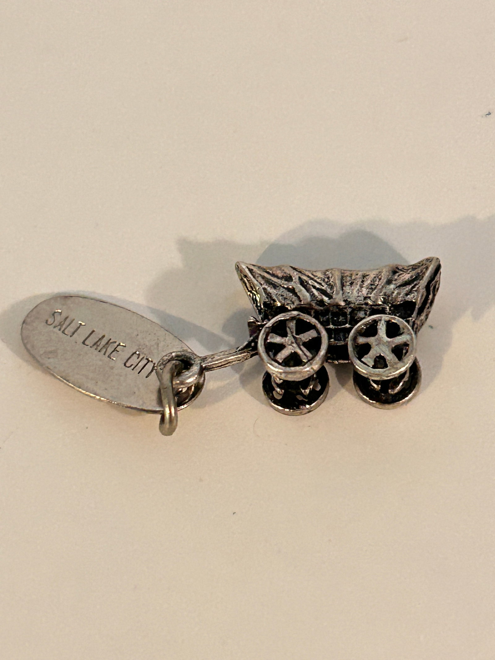 Vintage Sterling Silver Charm: Vintage Sterling Silver Charm Please view all photos as they are part of the description and condition of this Item, Feel free to contact me with questions or picture requests! Used Item AS IS
