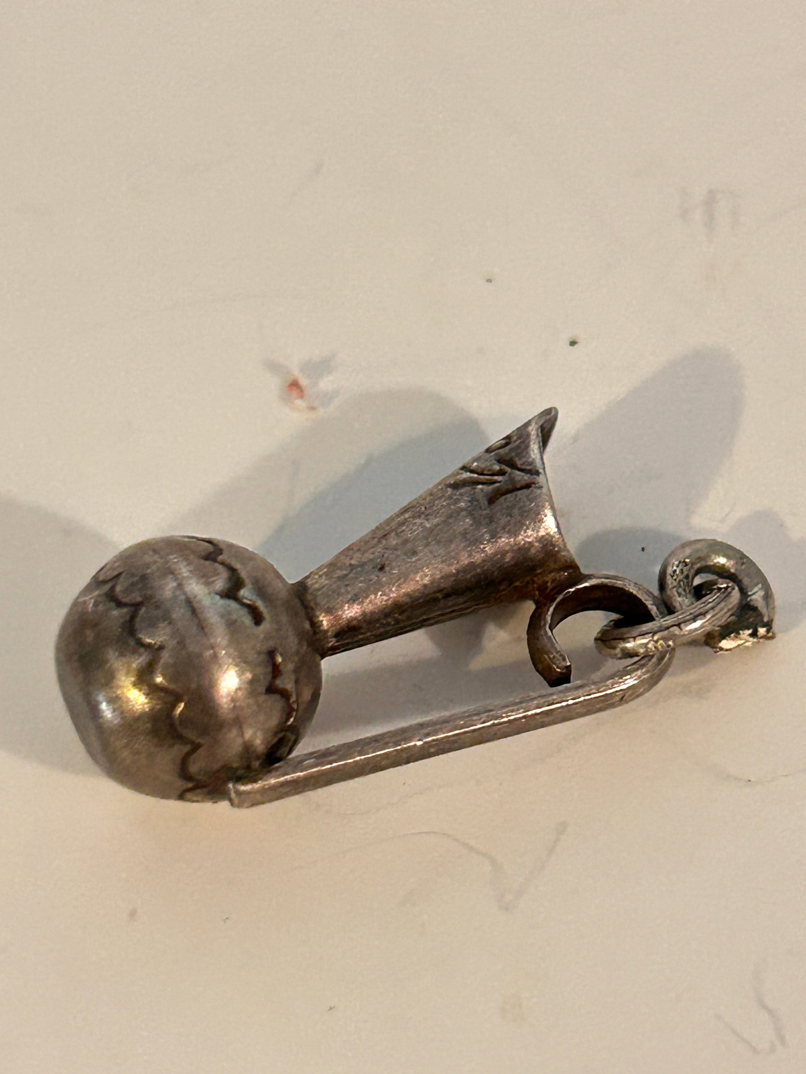 Vintage Sterling Silver Charm: Vintage Sterling Silver Charm Please view all photos as they are part of the description and condition of this Item, Feel free to contact me with questions or picture requests! Used Item AS IS