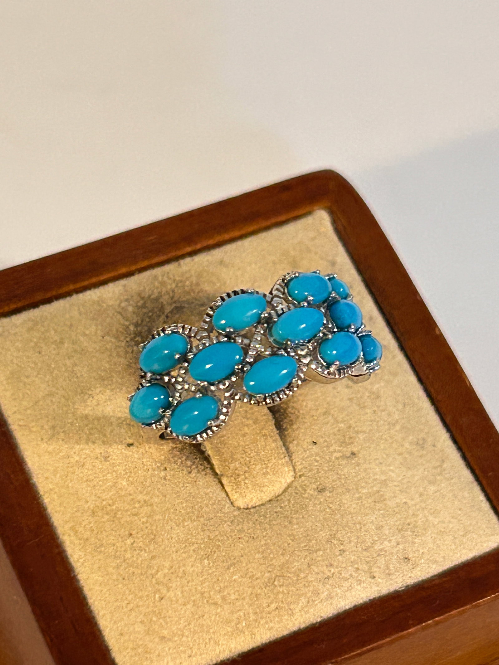 Vintage UTC Sterling Silver Turquoise Ring sz 8: Vintage UTC Sterling Silver Turquoise Ring sz 8 Please view all photos as they are part of the description and condition of this Item, Feel free to contact me with questions or picture requests! Used 