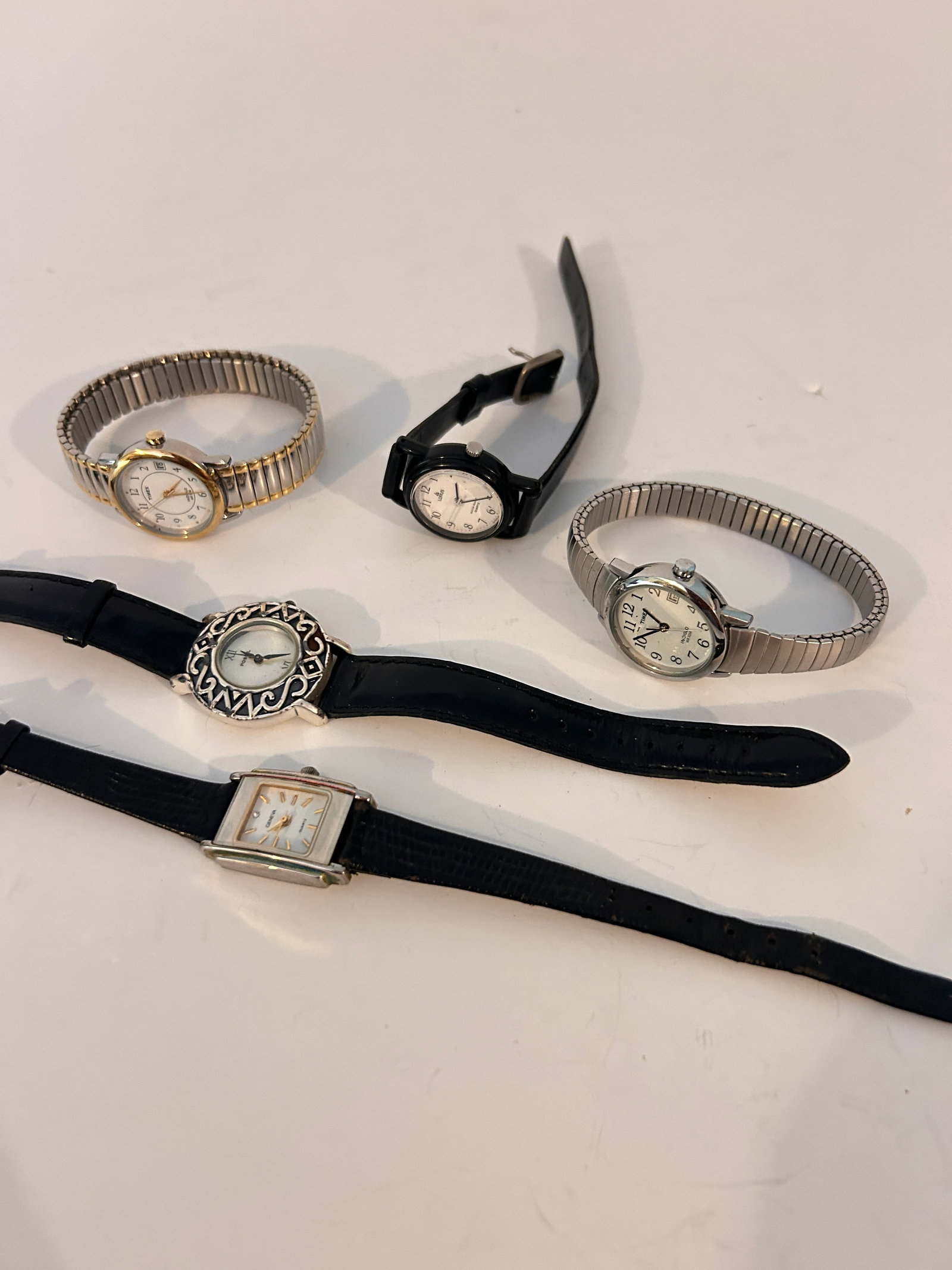 Vintage Lot of 5 nice untested watches: Vintage Lot of 5 nice untested watches Please view all photos as they are part of the description and condition of this Item, Feel free to contact me with questions or picture requests! Used Item AS I