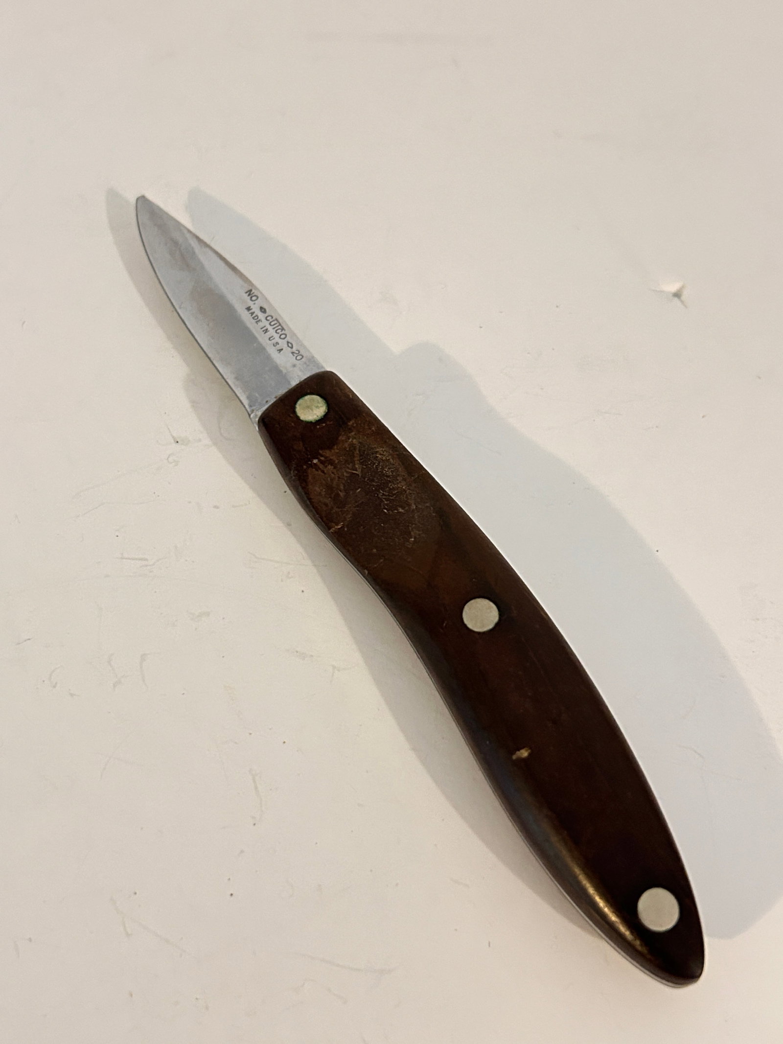 Vintage Cutco No. 20 paring knife: Vintage Cutco No. 20 paring knife Please view all photos as they are part of the description and condition of this Item, Feel free to contact me with questions or picture requests! Used Item AS IS