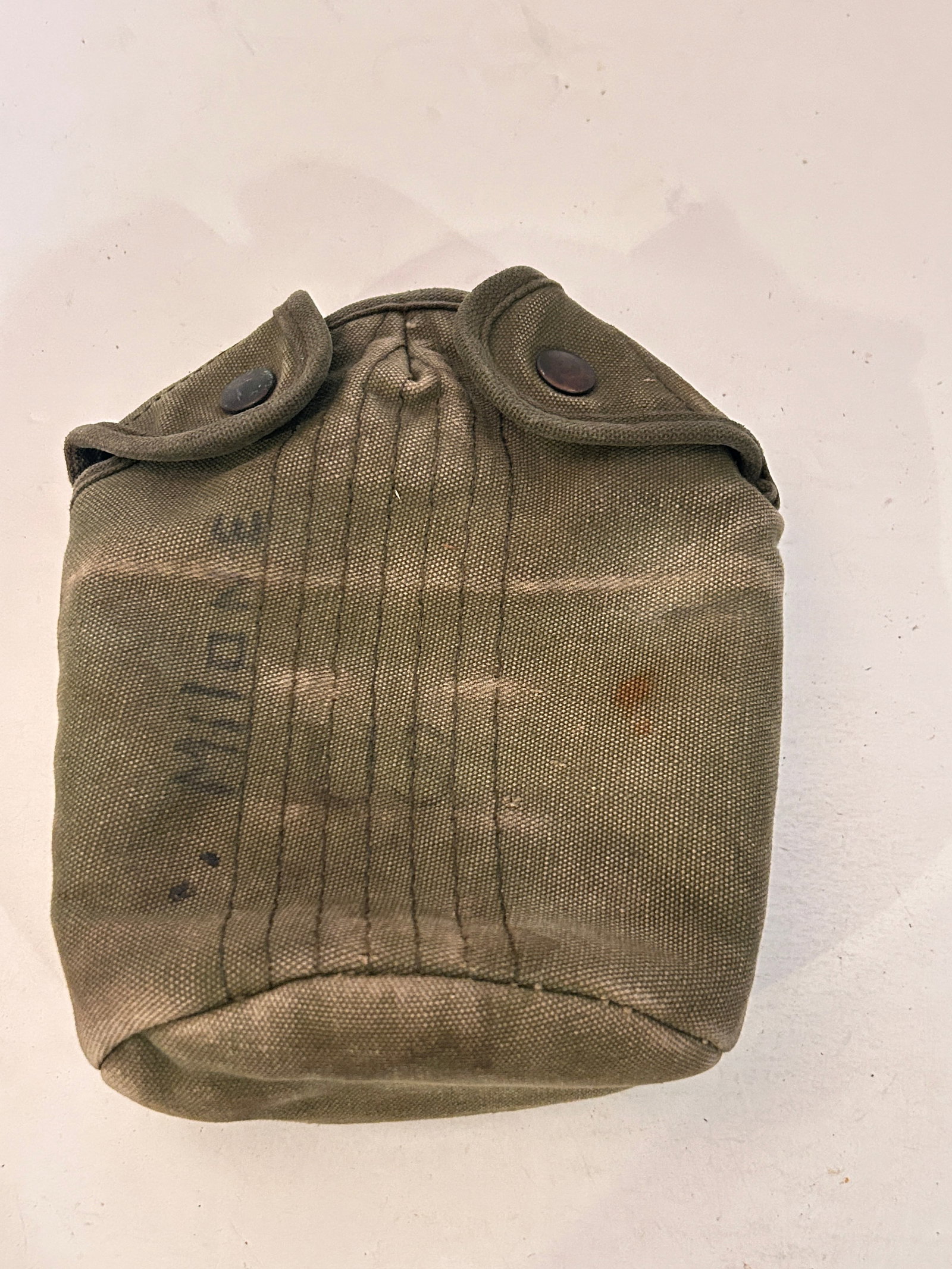 WW2 US Army Military Khaki Canteen Cover (1 of 4)