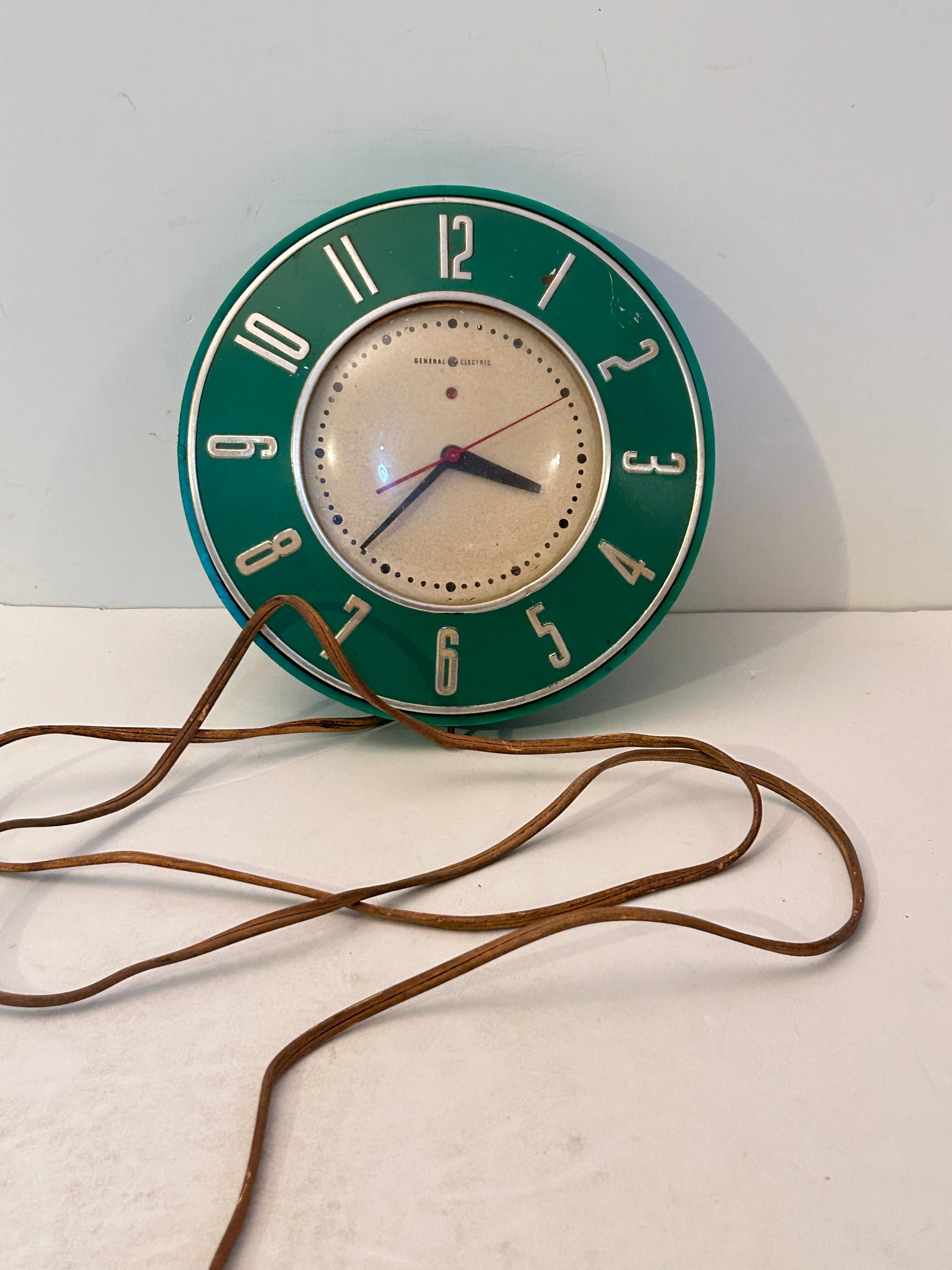 Vintage General Electric wall clock not working (1 of 5)