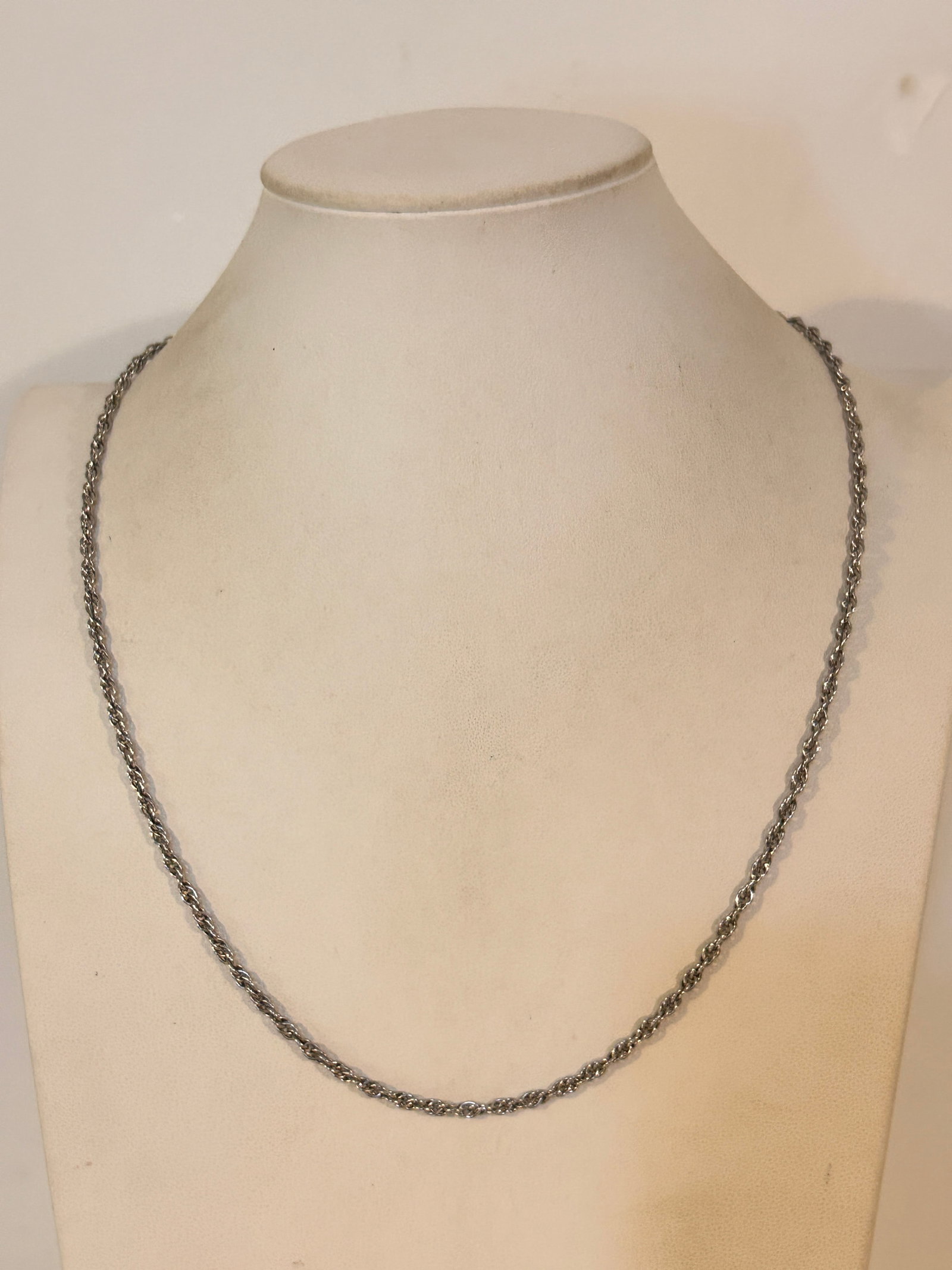 Vintage Sterling Silver Necklace 22" 14 grams (1 of 5)