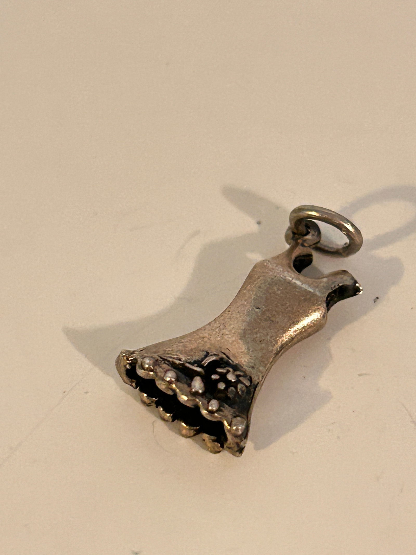 Vintage Sterling Silver Charm: Vintage Sterling Silver Charm Please view all photos as they are part of the description and condition of this Item, Feel free to contact me with questions or picture requests! Used Item AS IS