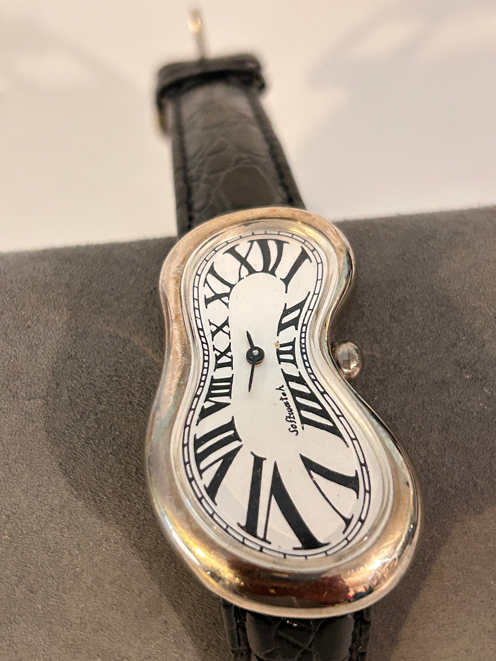 Rare Vintage Salvador Dali Softwatch By EXAEQUO 92006 Watch needs battery: Rare Vintage Salvador Dali Softwatch By EXAEQUO 92006 Watch needs battery Please view all photos as they are part of the description and condition of this Item, Feel free to contact me with questions 