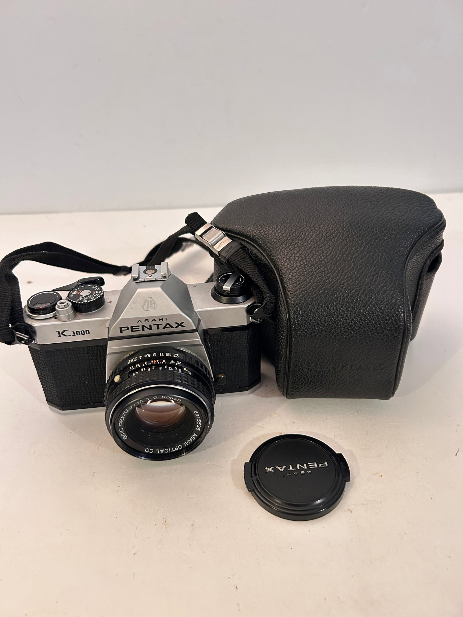 Pentax K1000 35mm SLR Film Camera Tested + SMC 50mm f/2 lens & Case - Working (1 of 6)