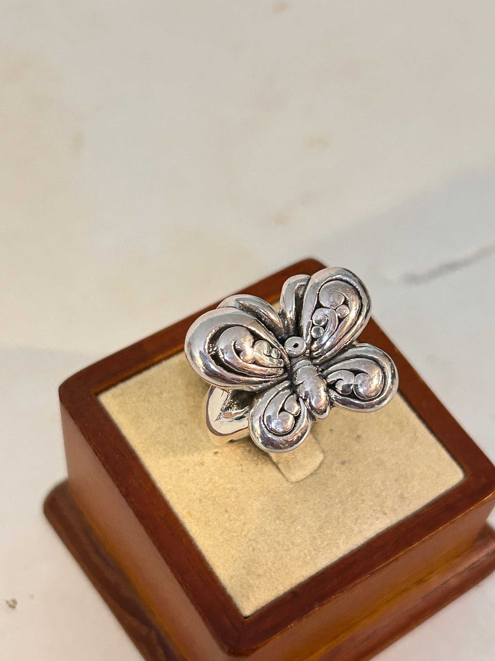 Vintage SterlingSilver Butterfly Ring 9 (1 of 4)