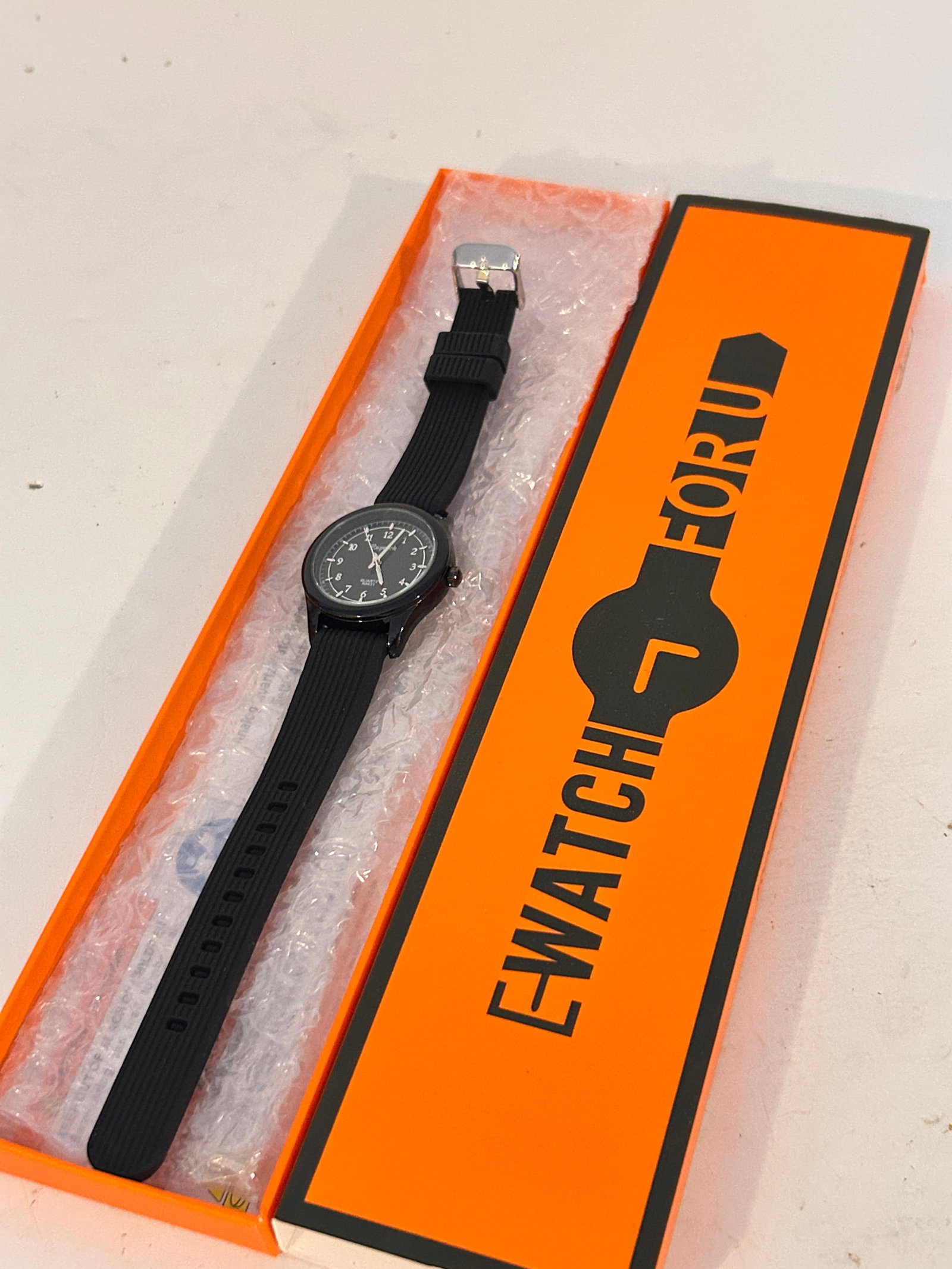 Vintage Ruyeook E Watch new in box working: Vintage Ruyeook E Watch new in box workingPlease view all photos as they are part of the description and condition of this Item, Feel free to contact me with questions or picture requests! Used Item A