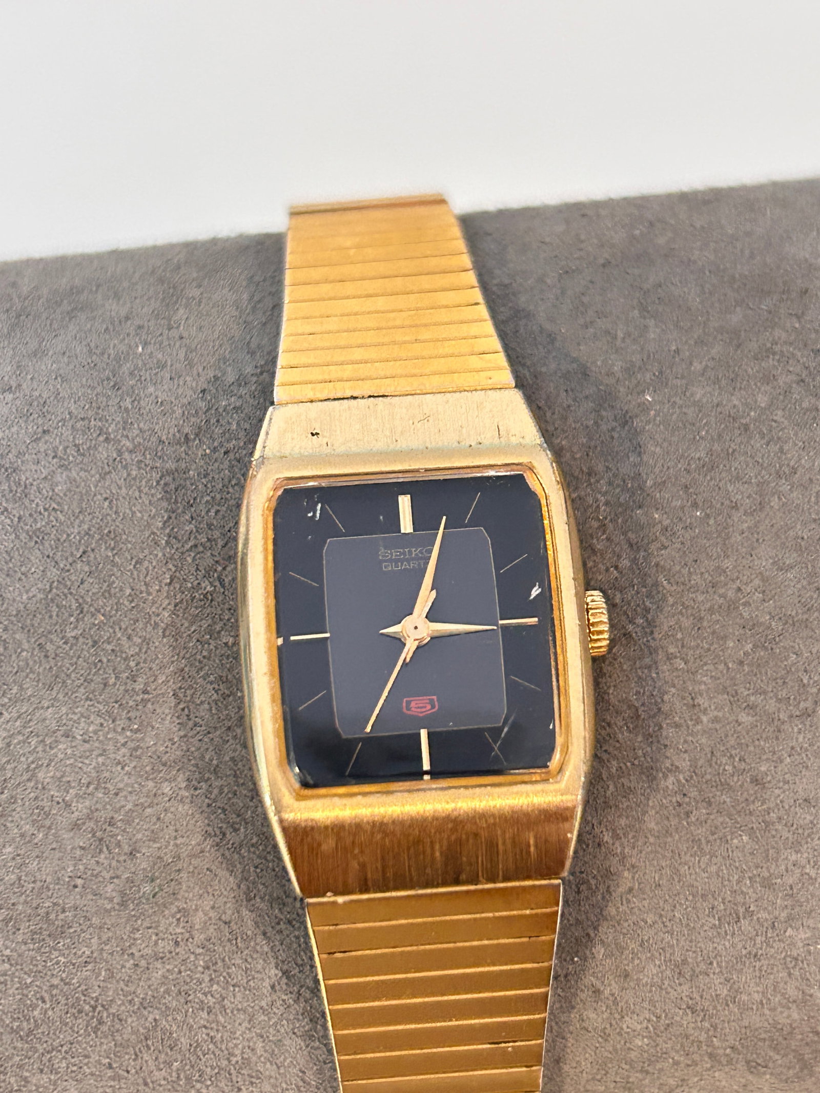 Seiko 5 Quartz Ladies Watch With Band working 2B21- 5020 (1 of 4)