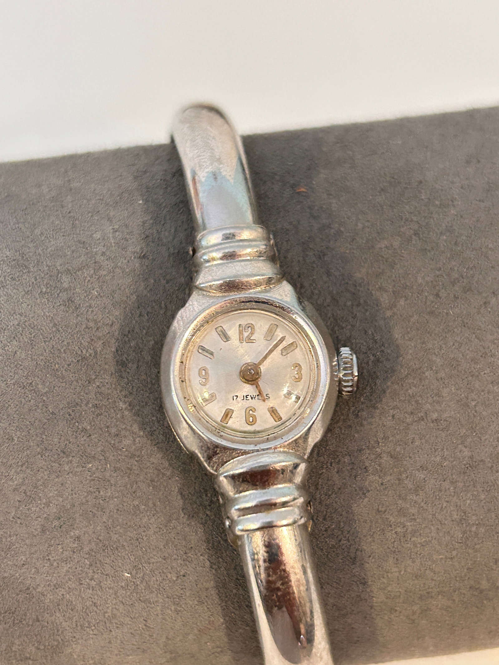 vintage Swiss-made watch mech working: vintage Swiss-made watch mech working Please view all photos as they are part of the description and condition of this Item, Feel free to contact me with questions or picture requests! Used Item AS IS