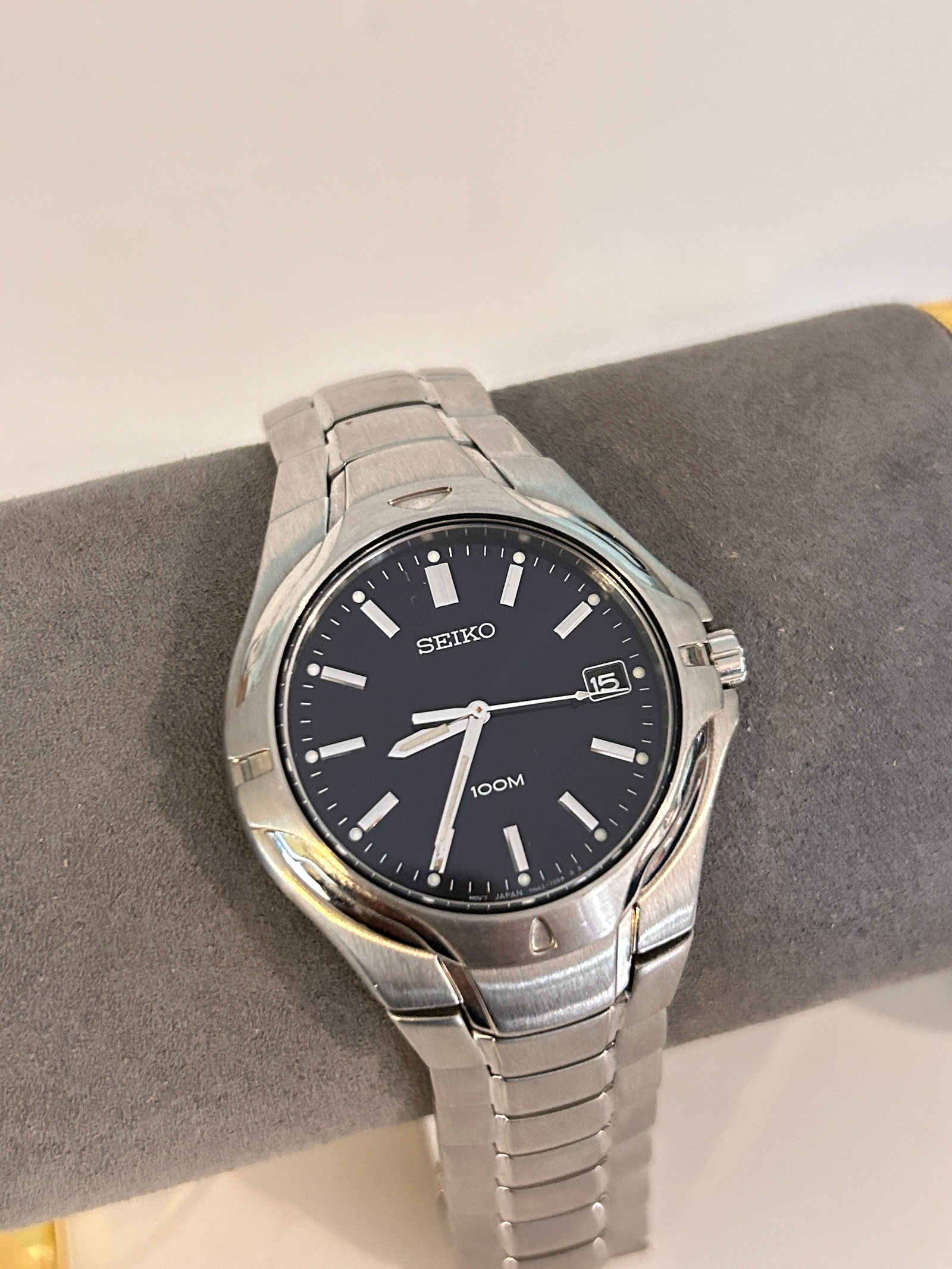 Vintage Seiko Men's Quartz Watch 7N42-7C00 Blue Dial working (1 of 4)