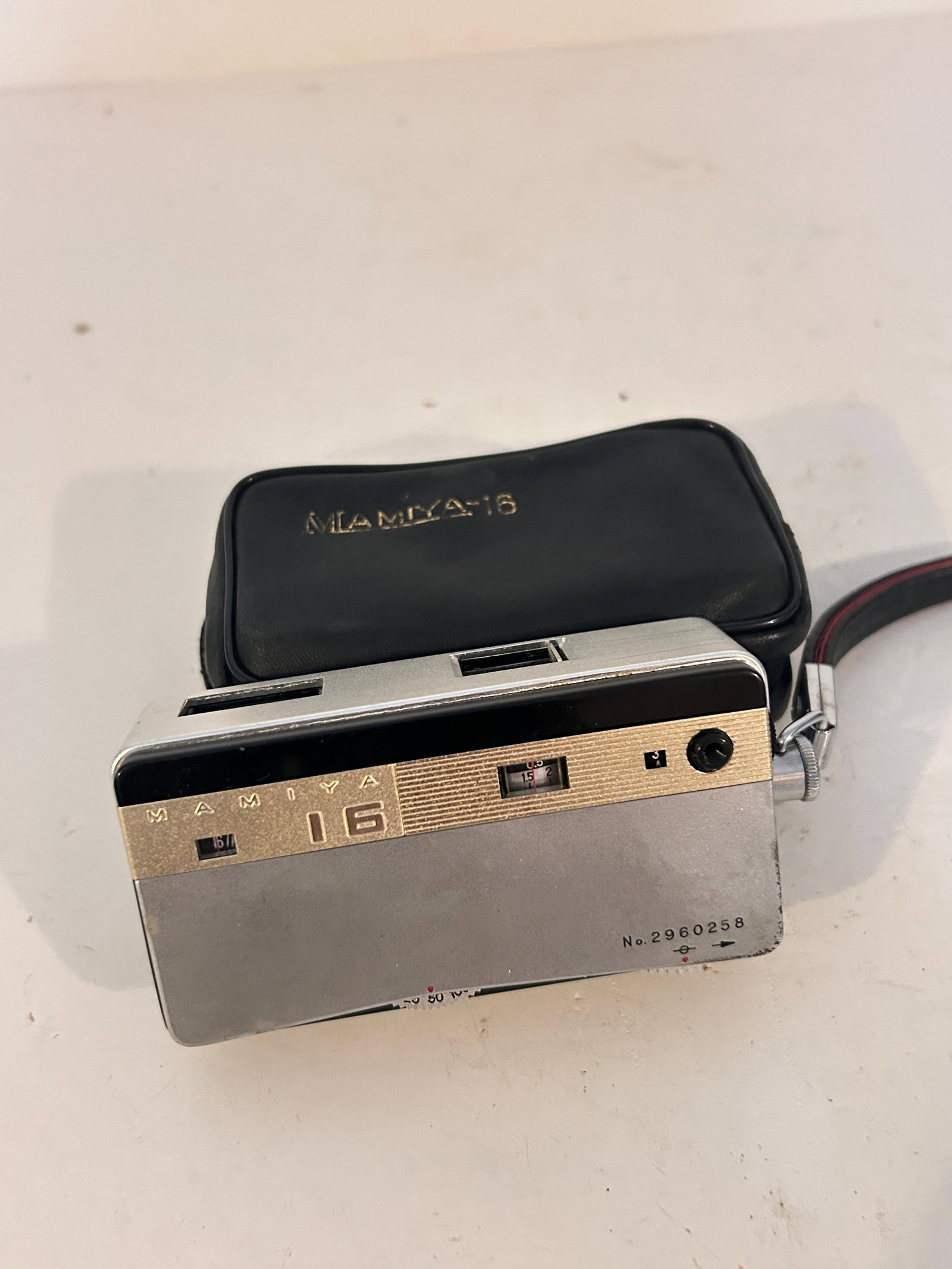 Vintage Camera Mamiya 16 Automatic Subminiature Camera 16mm (1 of 5)