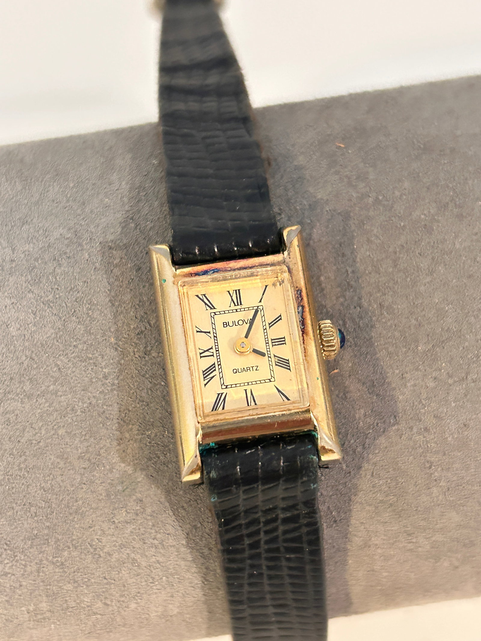 Vintage Bulova women's tank style quartz watch working needs bat: Vintage Bulova women's tank style quartz watch working needs bat Please view all photos as they are part of the description and condition of this Item, Feel free to contact me with questions or pictur