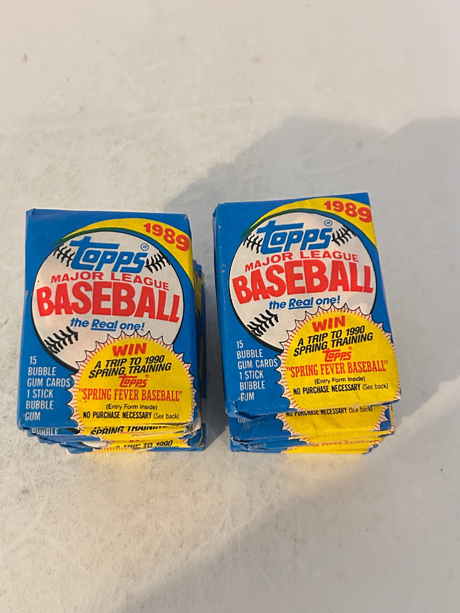 Vintage lot of 20 Topps BaseBall Bubble Gum Cards: Vintage lot of 20 Topps BaseBall Bubble Gum Cards Please view all photos as they are part of the description and condition of this Item, Feel free to contact me with questions or picture requests! Use