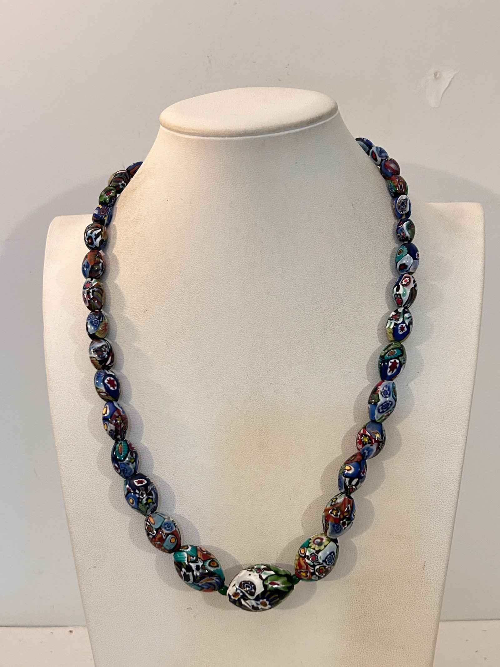 Vintage 50's Venetian Murano Italian Millefiori Glass Beaded Necklace 22" rope on clasp: Vintage 50's Venetian Murano Italian Millefiori Glass Beaded Necklace 22" rope on clasp Please view all photos as they are part of the description and condition of this Item, Feel free to contact me w