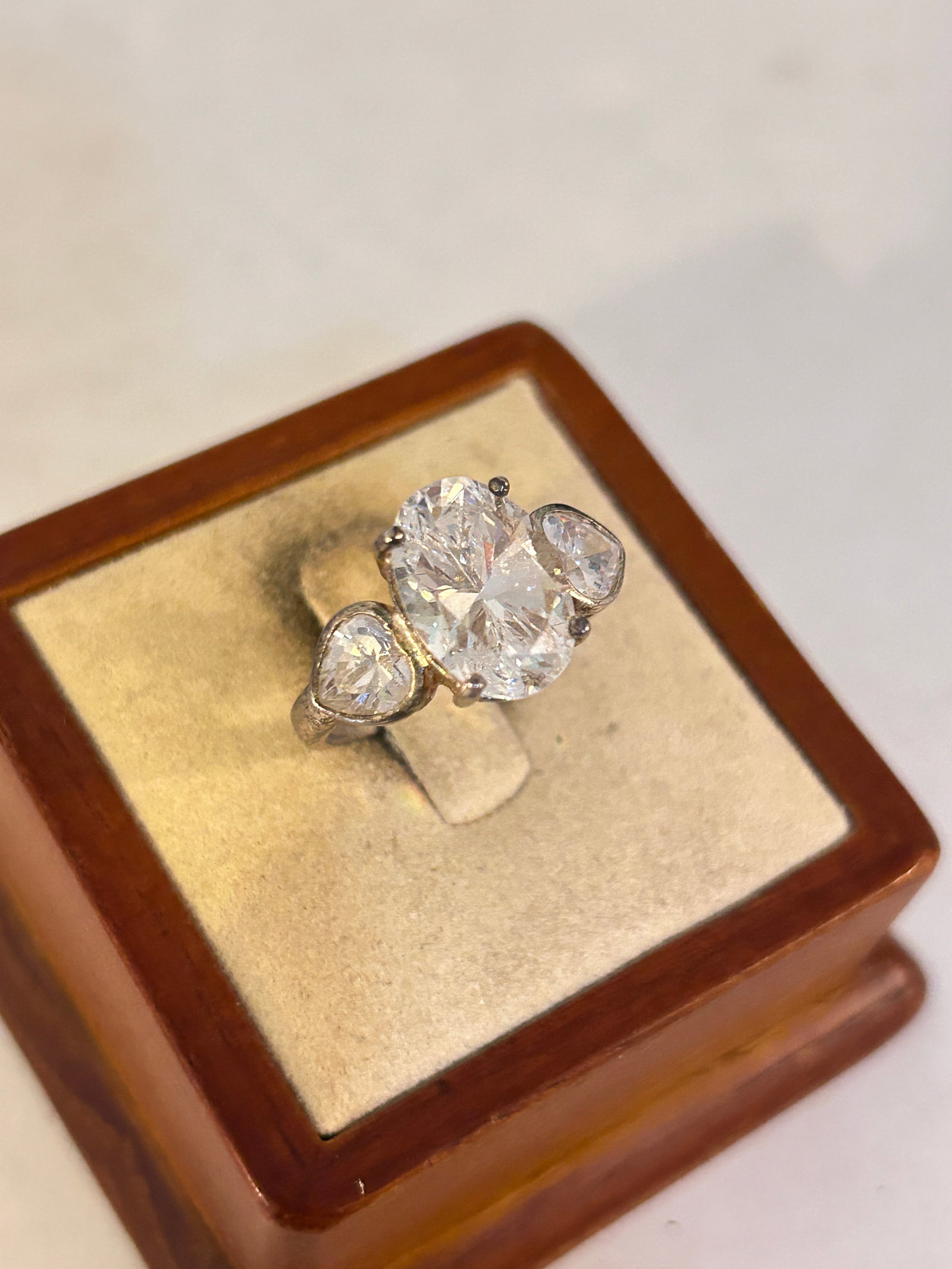 Vintage Sterling Silver Rhinestone Ring Sz 8 (1 of 4)