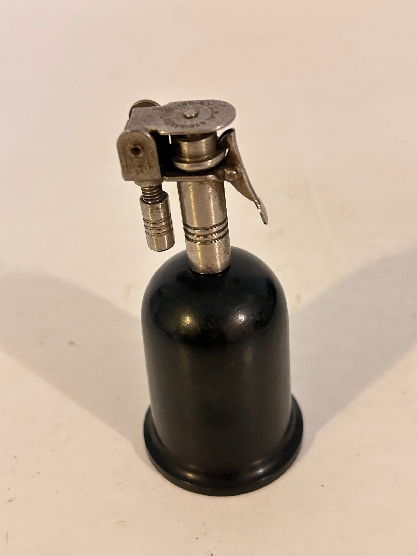 Strikalite semi-automatic table lighter from the 1930s,: Strikalite semi-automatic table lighter from the 1930s, Please view all photos as they are part of the description and condition of this Item, Feel free to contact me with questions or picture request