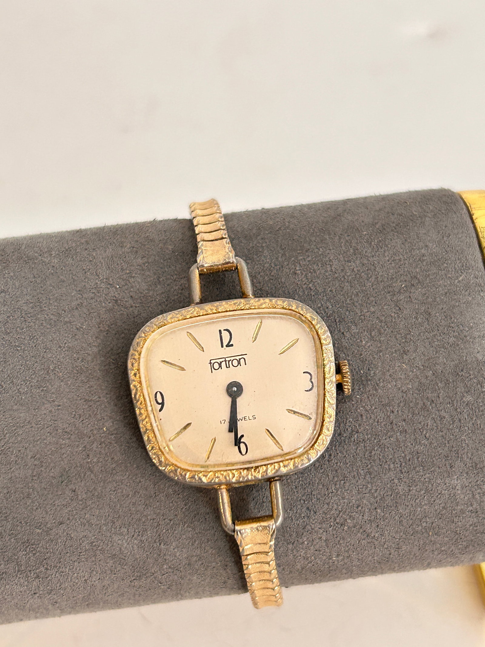 Vintage Fortron women's watch textured bezel 17-jewel mech working (1 of 5)