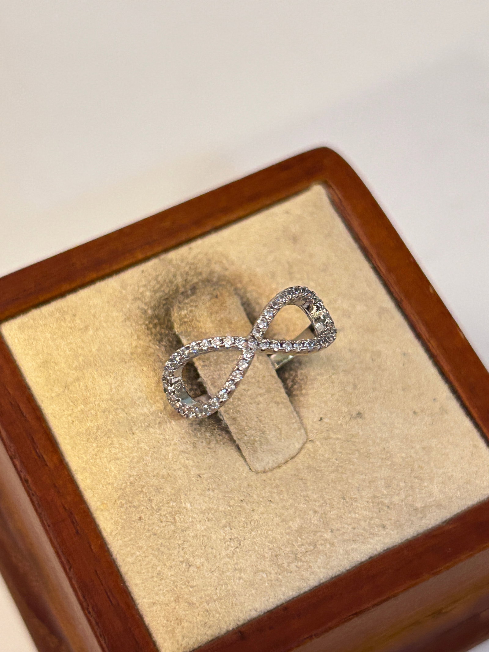 Vintage Sterling Silver Ring Sz 6 (1 of 4)