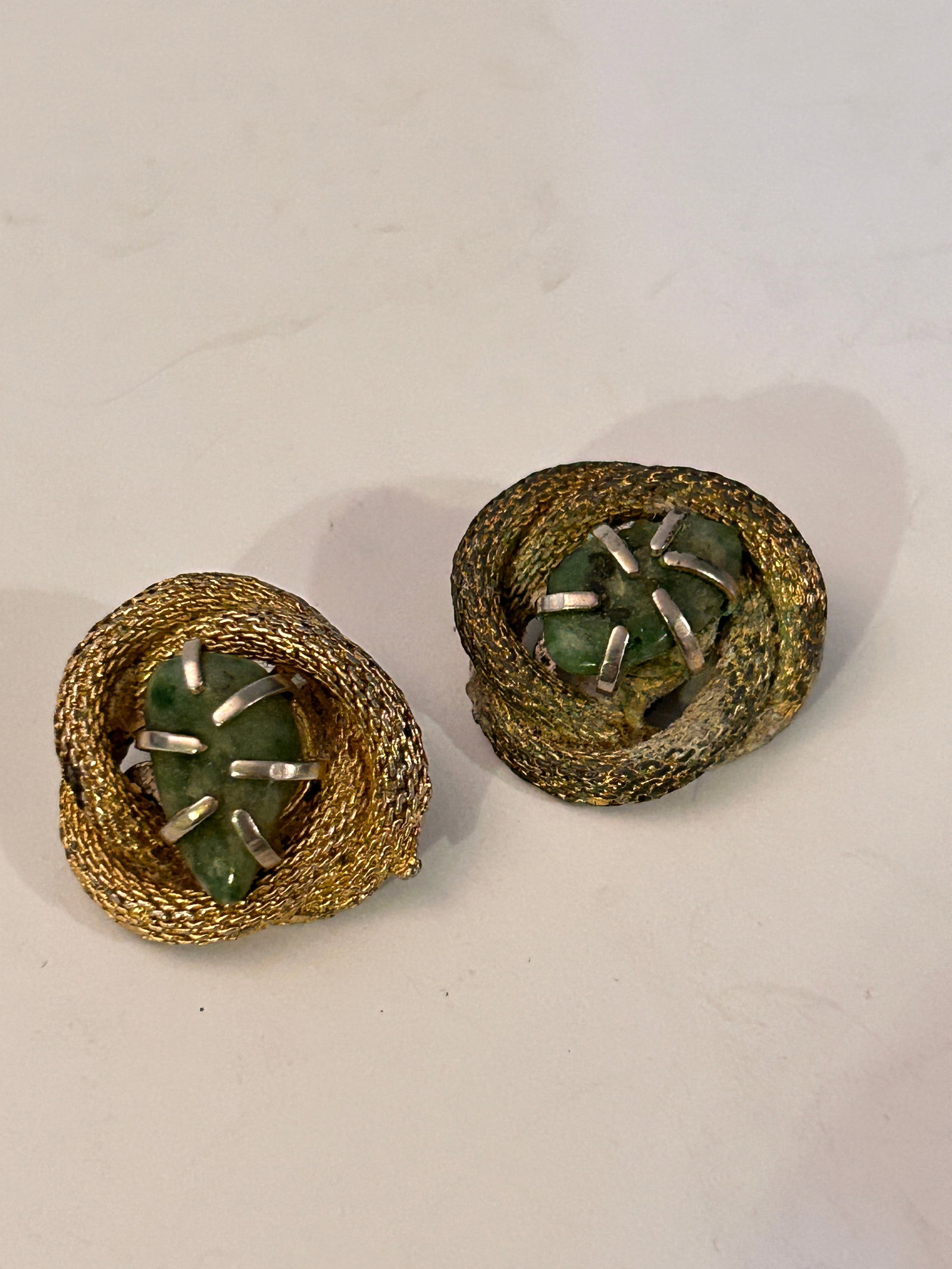 Vintage BSK Goldtone Earrings: Vintage BSK Goldtone Earrings Please view all photos as they are part of the description and condition of this Item, Feel free to contact me with questions or picture requests! Used Item AS IS