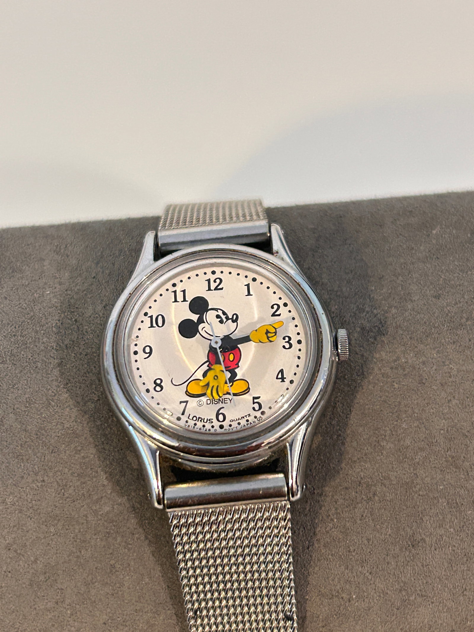 Vintage Mickey Mouse Watch. Lorus Quartz V515-6080 Working (1 of 5)