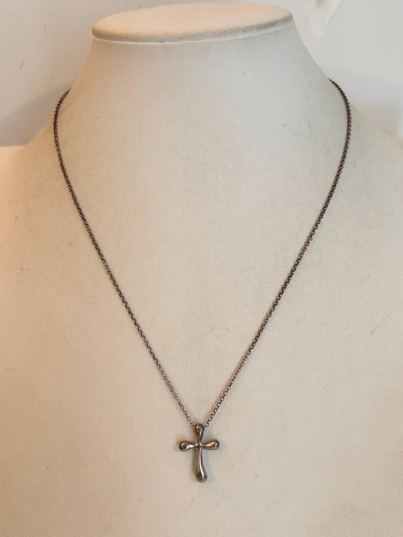 Elsa Peretti Style Small Pendant Cross Necklace Sterling Silver 20": Elsa Peretti Style Small Pendant Cross Necklace Sterling Silver 20" Please view all photos as they are part of the description and condition of this Item, Feel free to contact me with questions or pic