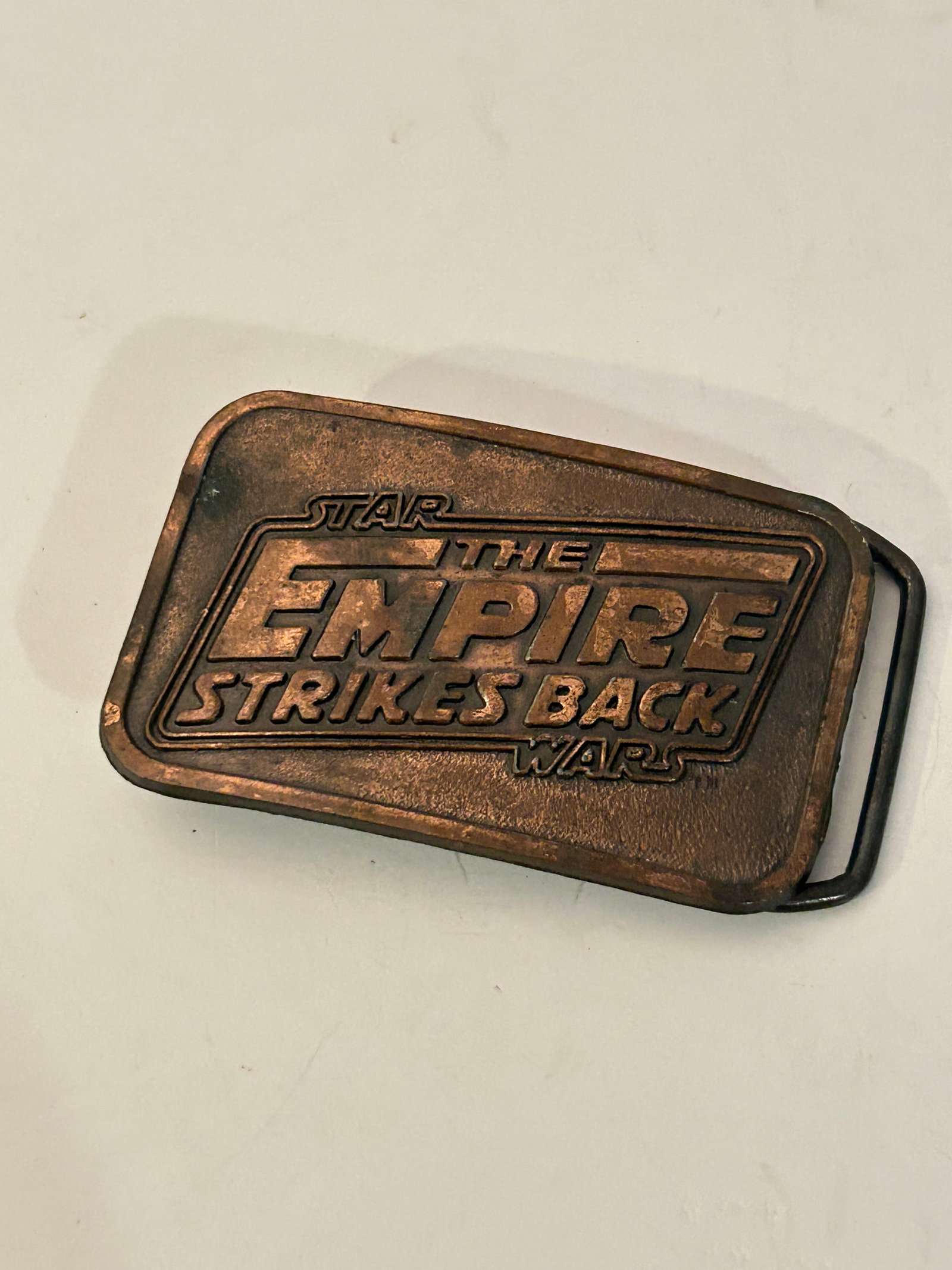 Star Wars "The Empire Strikes Back" Belt Buckle - Lee Co. & Lucasfilm Ltd.: Star Wars "The Empire Strikes Back" Belt Buckle - Lee Co. & Lucasfilm Ltd. Please view all photos as they are part of the description and condition of this Item, Feel free to contact me with questions