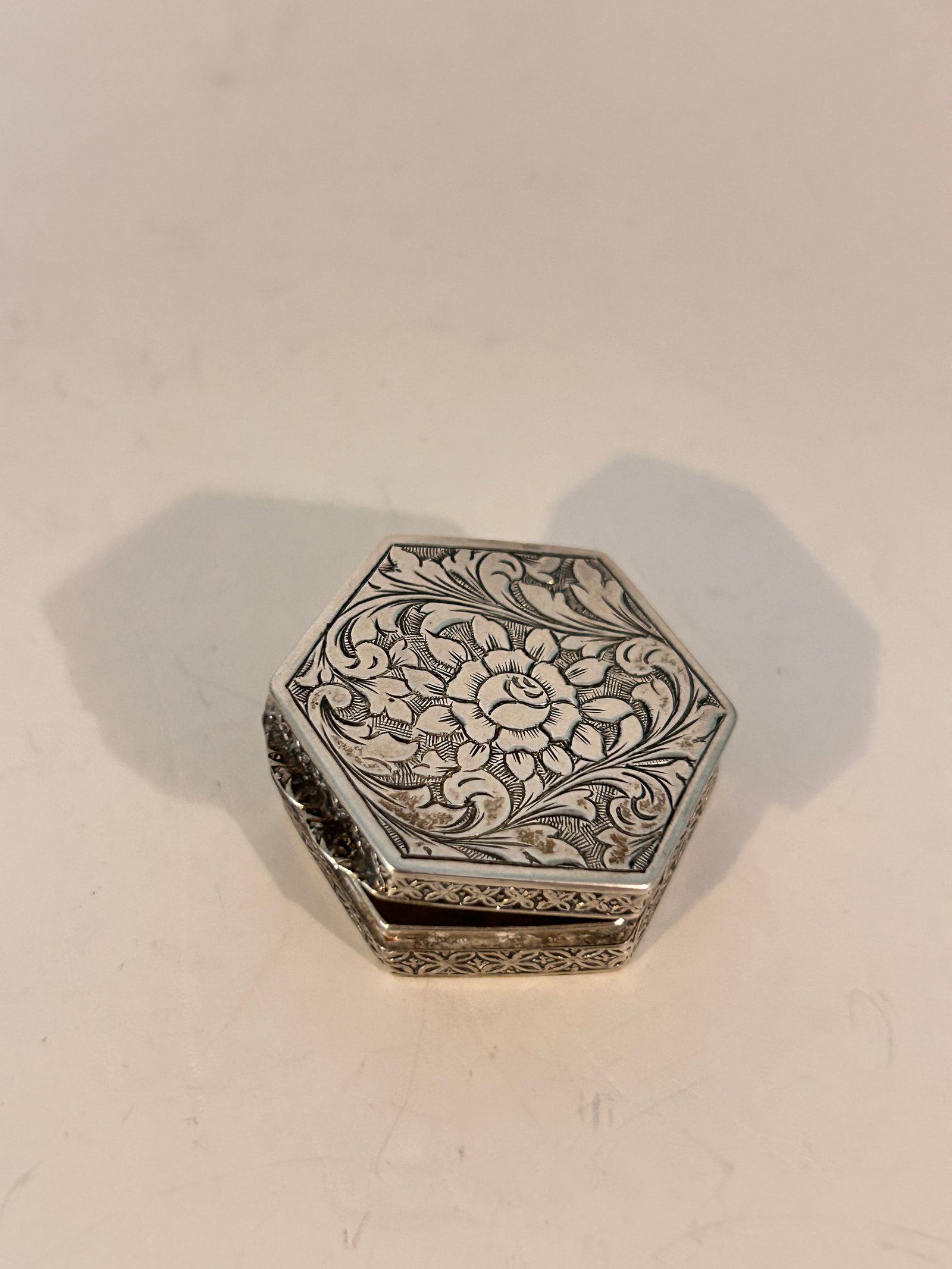 Vintage Sterling Silver hexagonal 800 Pill Box Snuff Box (1 of 5)