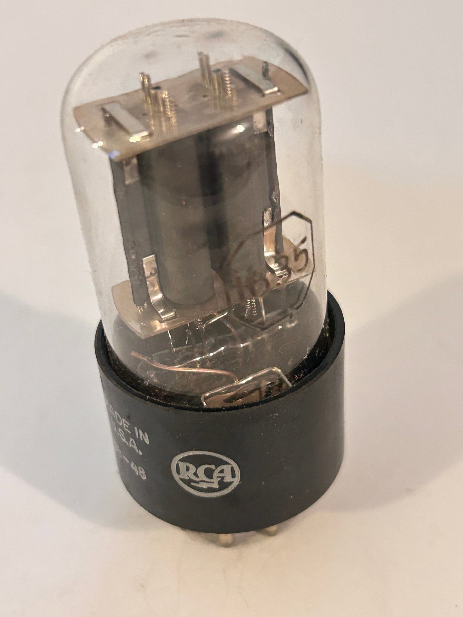 Vintage RCA 1635 Vacuum Tube (1 of 4)