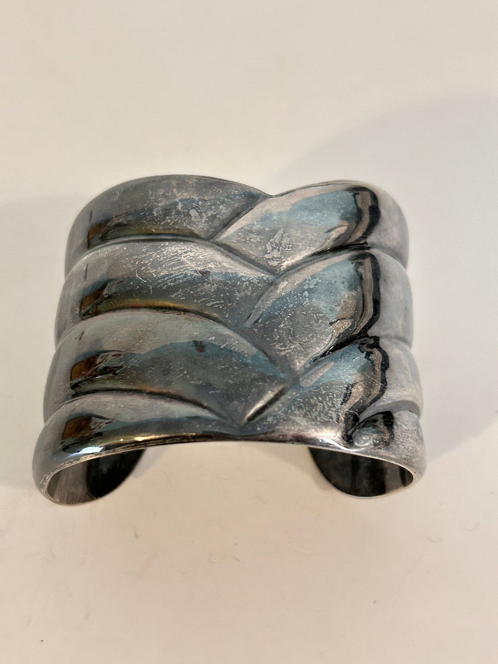 Vintage Mexican Sterling Silver TN-01 Wavy Cuff Bracelet 111 Grams thk: Vintage Mexican Sterling Silver TN-01 Wavy Cuff Bracelet 111 Grams thk Please view all photos as they are part of the description and condition of this Item, Feel free to contact me with questions or 