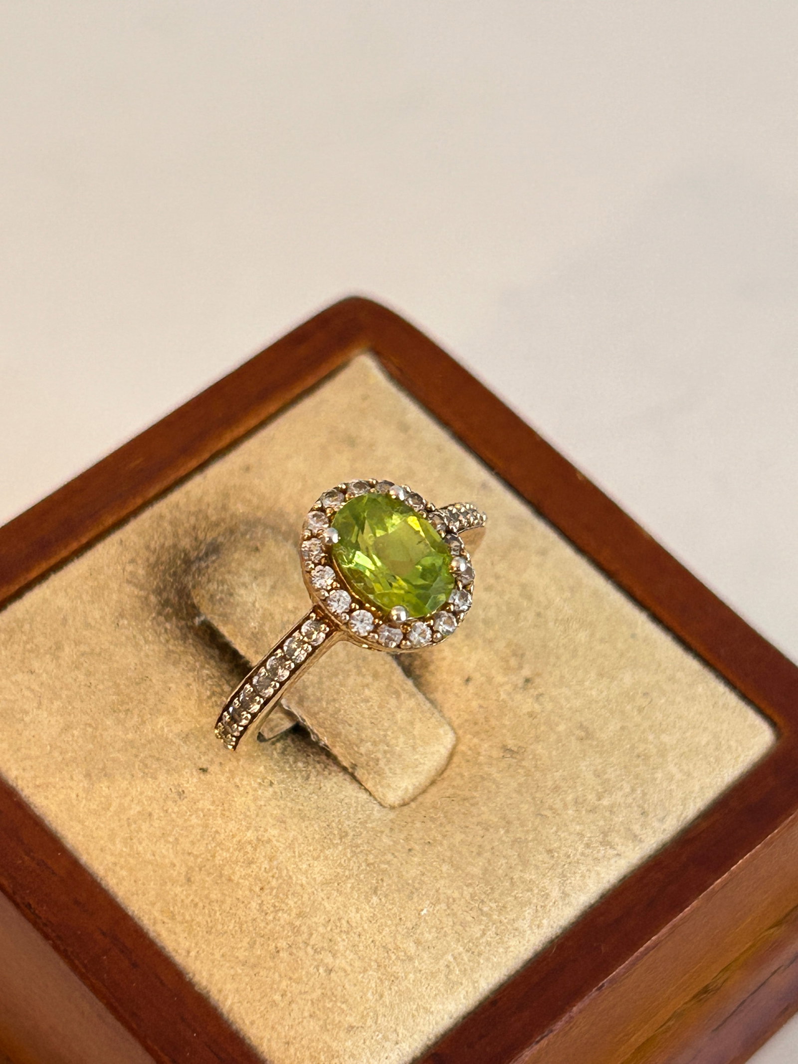 Vintage Sterling Silver Lime Green Oval Tourmaline Ring Sz 7 (1 of 5)