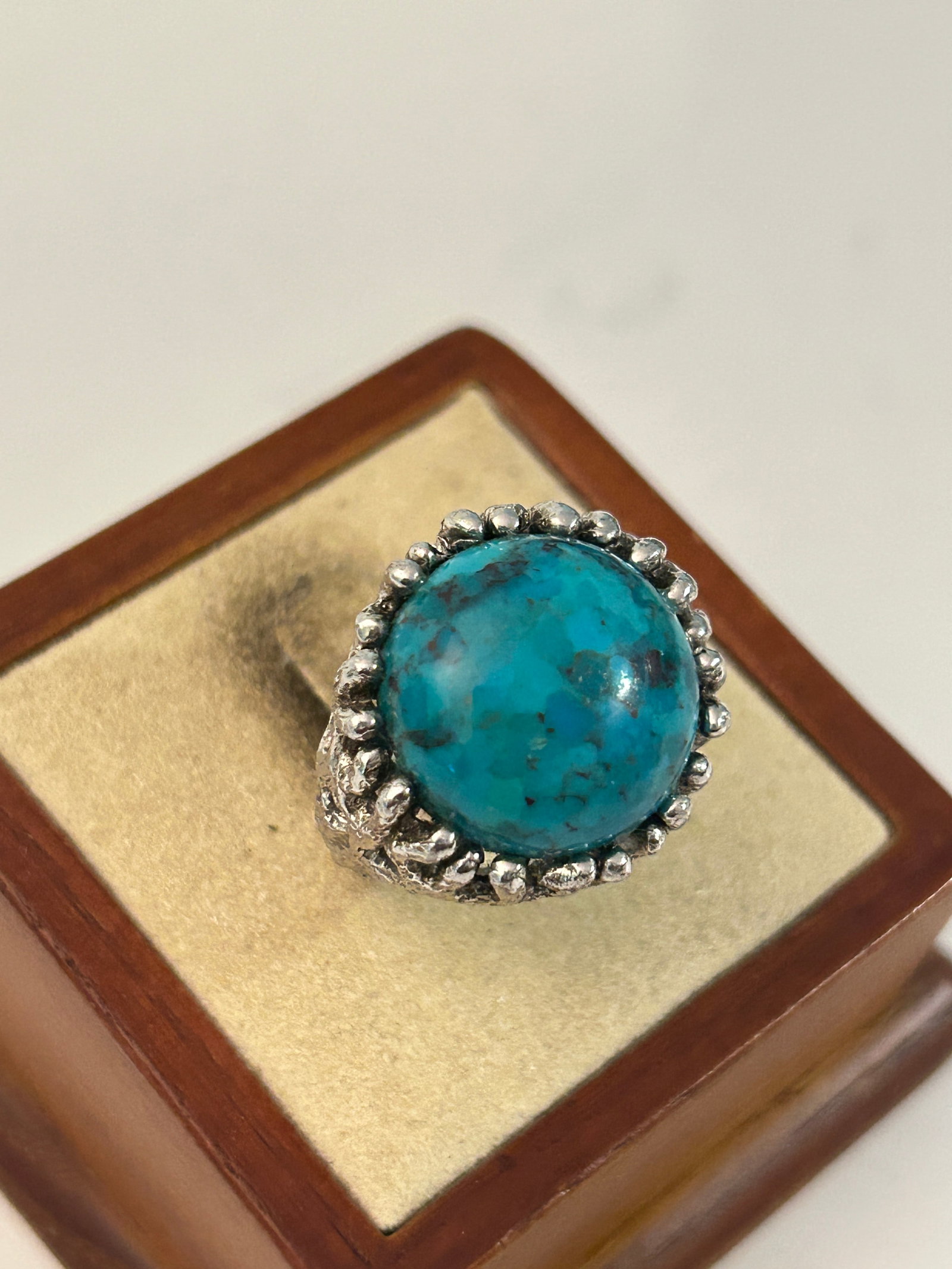 Huge Southwest J&T Chunky Mosaic Domed Turquoise Sterling Silver Ring sz 7: Huge Southwest J&T Chunky Mosaic Domed Turquoise Sterling Silver Ring sz 7 Please view all photos as they are part of the description and condition of this Item, Feel free to contact me with questions