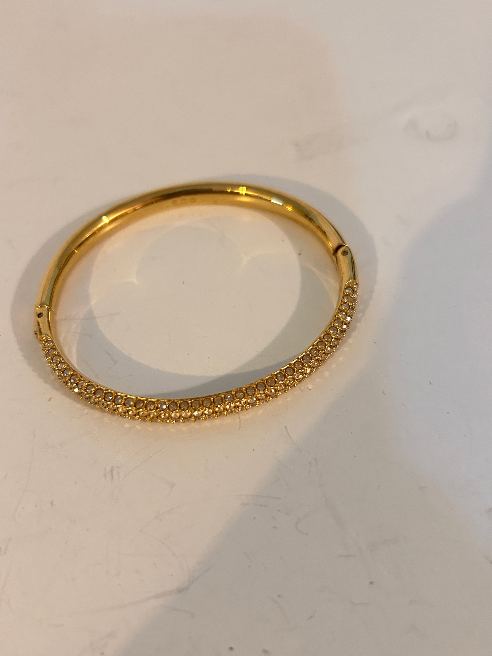 Swarovski Jewelry Stone Mini Yellow Bangle 6": Swarovski Jewelry Stone Mini Yellow Bangle 6" Please view all photos as they are part of the description and condition of this Item, Feel free to contact me with questions or picture requests! Used It