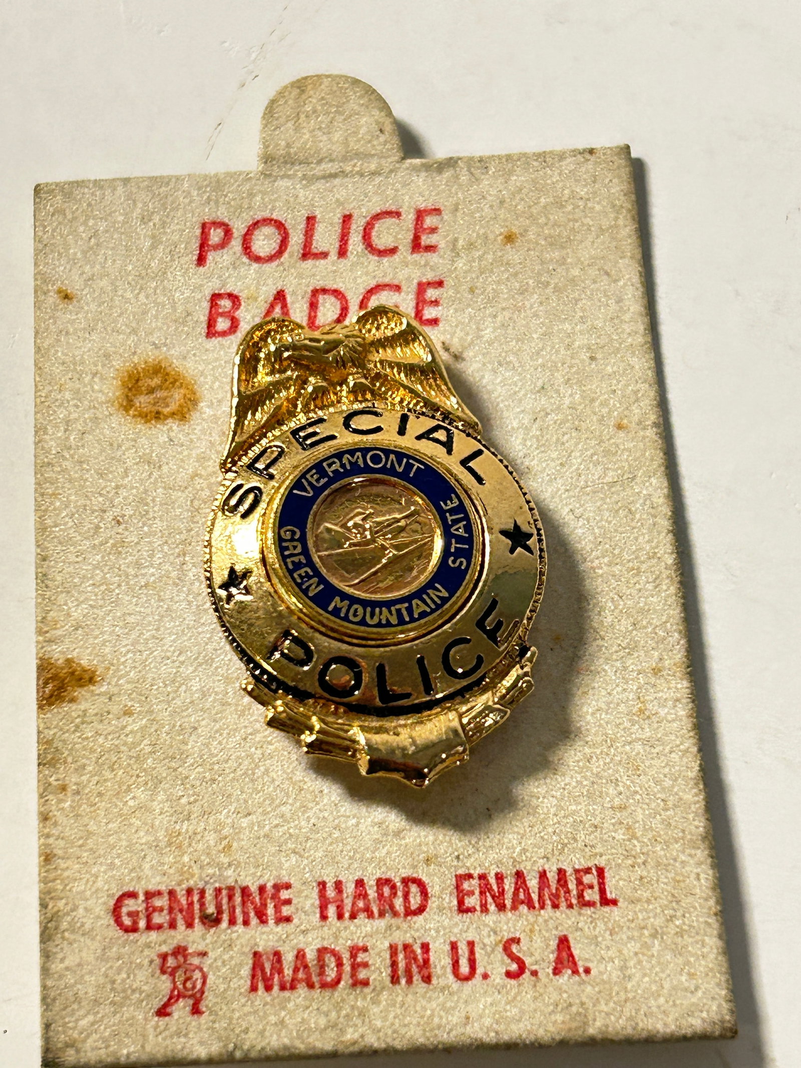 Vintage Vermont Special Police lapel pin Old Badge (1 of 3)