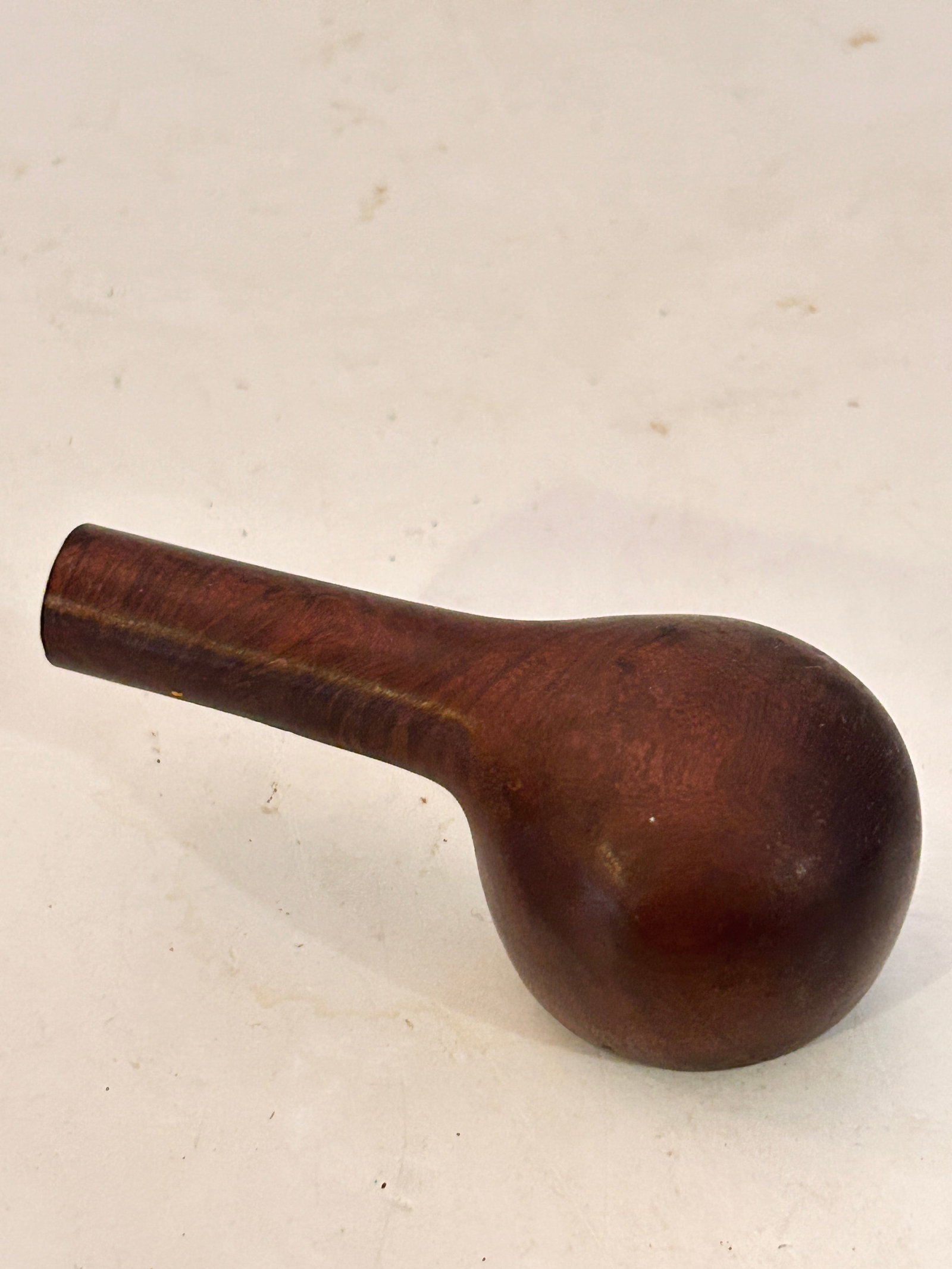 Vintage Pipe Tale: Vintage Pipe Tale Please view all photos as they are part of the description and condition of this Item, Feel free to contact me with questions or picture requests! Used Item AS IS
