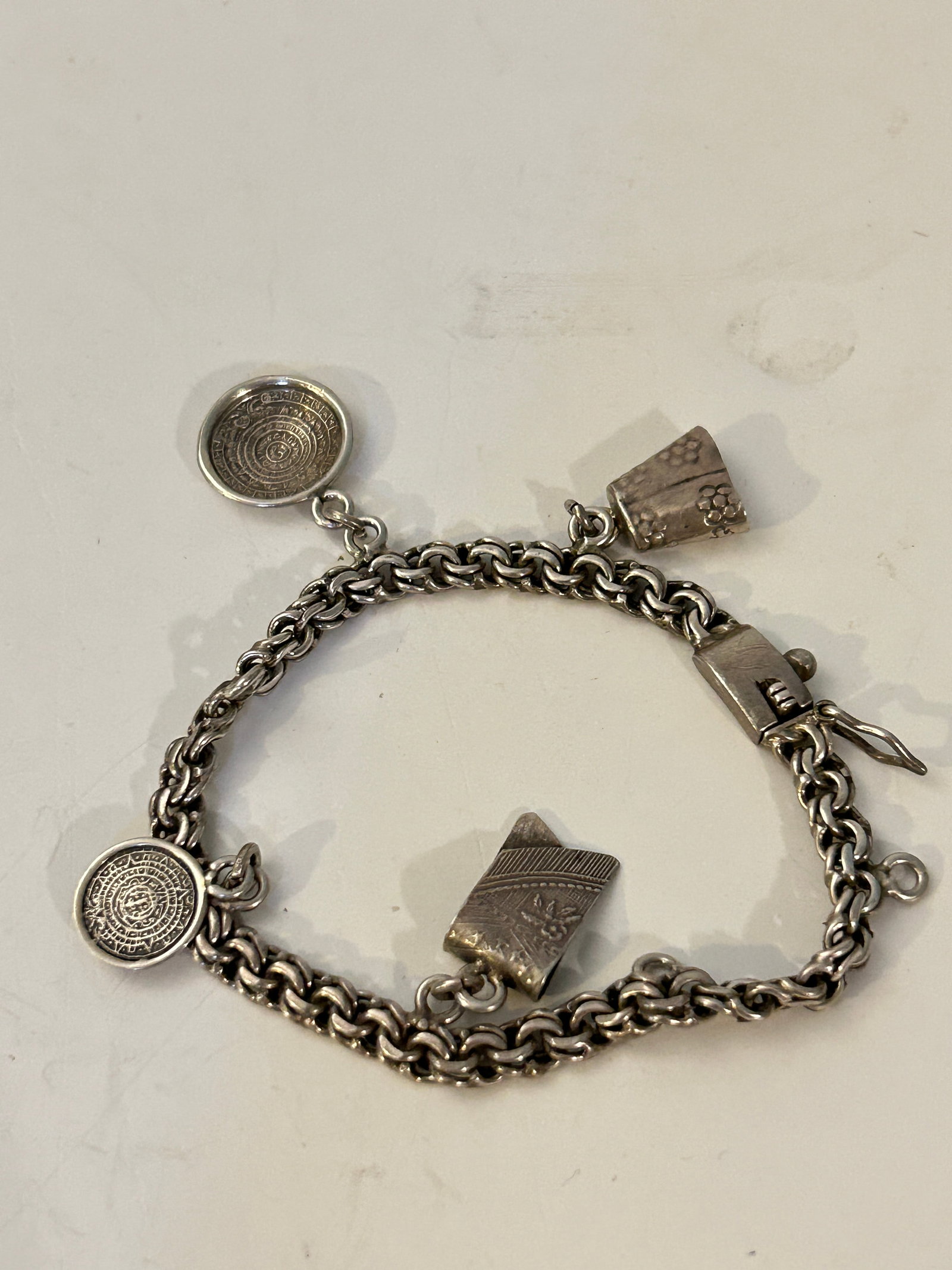 Sterling Silver Mexico Themed Charm Bracelet 7" (1 of 4)