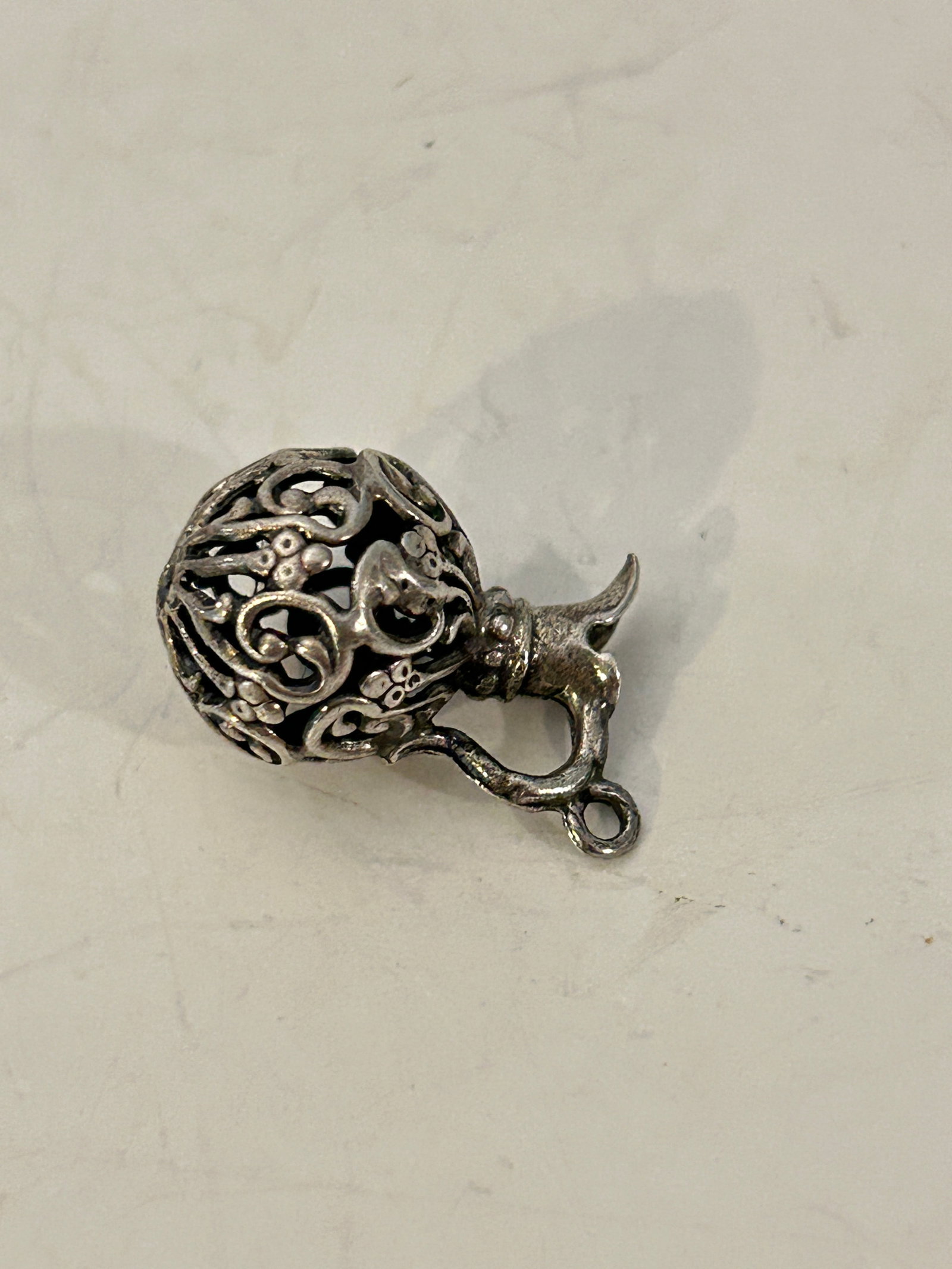 Vintage Sterling Silver Charm: Vintage Sterling Silver Charm Please view all photos as they are part of the description and condition of this Item, Feel free to contact me with questions or picture requests! Used Item AS IS