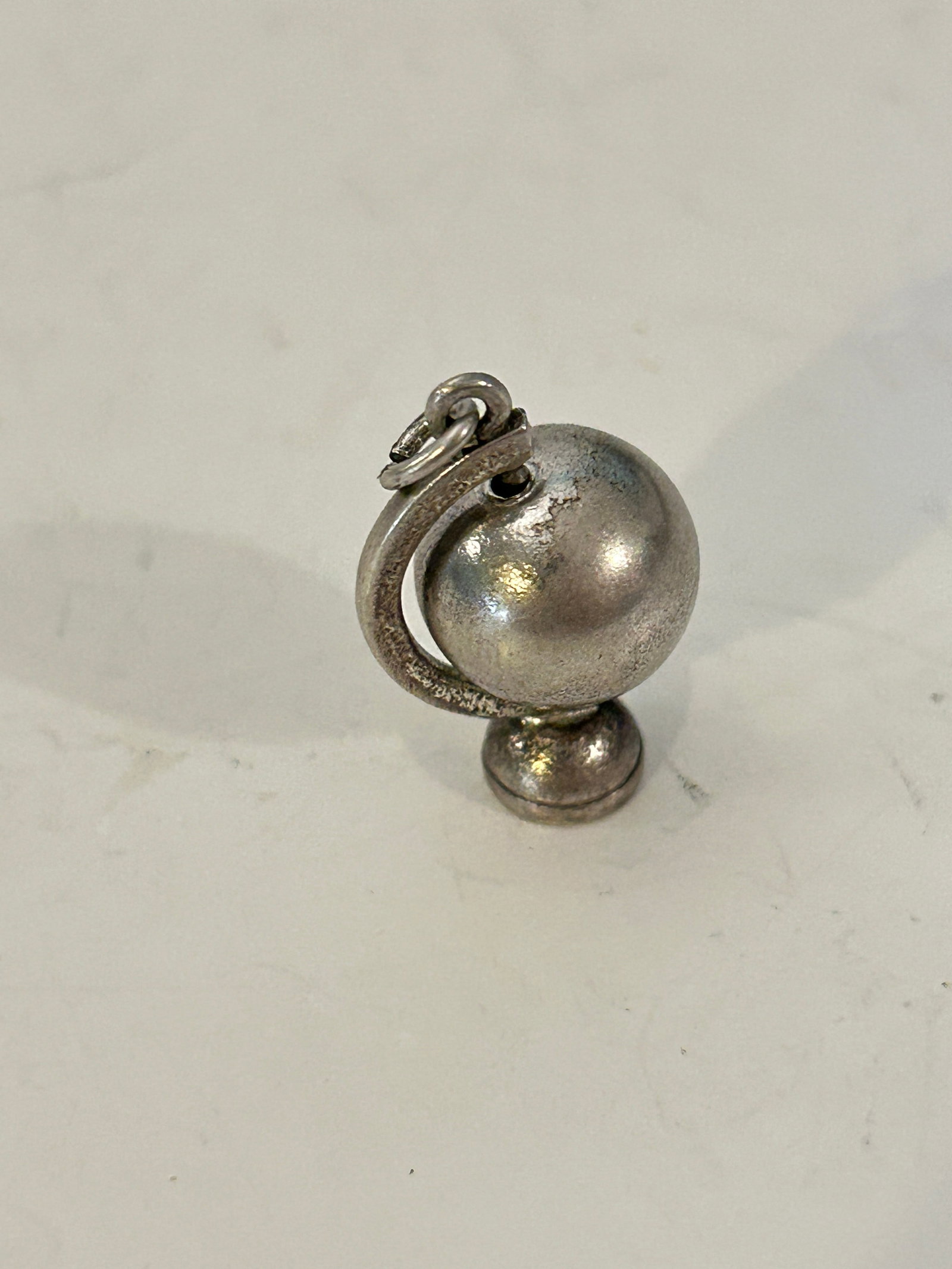 Vintage Sterling Silver Charm: Vintage Sterling Silver Charm Please view all photos as they are part of the description and condition of this Item, Feel free to contact me with questions or picture requests! Used Item AS IS