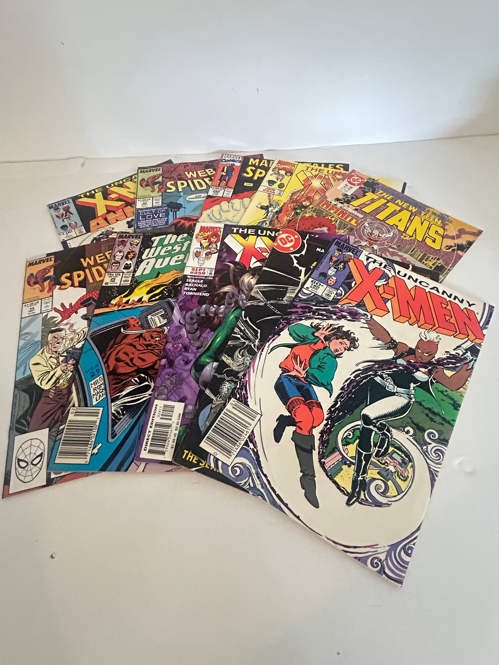 Vintage Lot of 10 Good Comic Books: Vintage Lot of 10 Good Comic Books Please view all photos as they are part of the description and condition of this Item, Feel free to contact me with questions or picture requests! Used Item AS IS