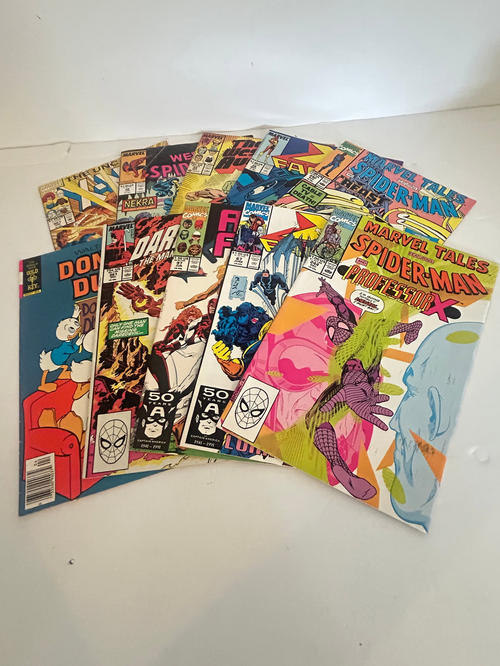 Vintage Lot of 10 Good Comic Books: Vintage Lot of 10 Good Comic Books Please view all photos as they are part of the description and condition of this Item, Feel free to contact me with questions or picture requests! Used Item AS IS