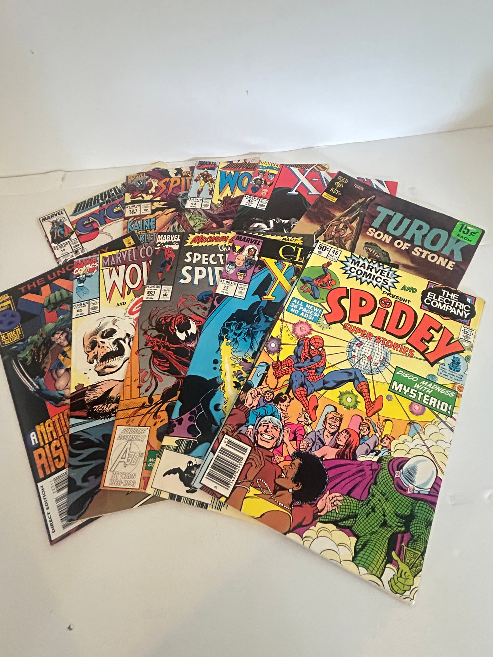 Vintage Lot of 10 Good Comic Books: Vintage Lot of 10 Good Comic Books Please view all photos as they are part of the description and condition of this Item, Feel free to contact me with questions or picture requests! Used Item AS IS