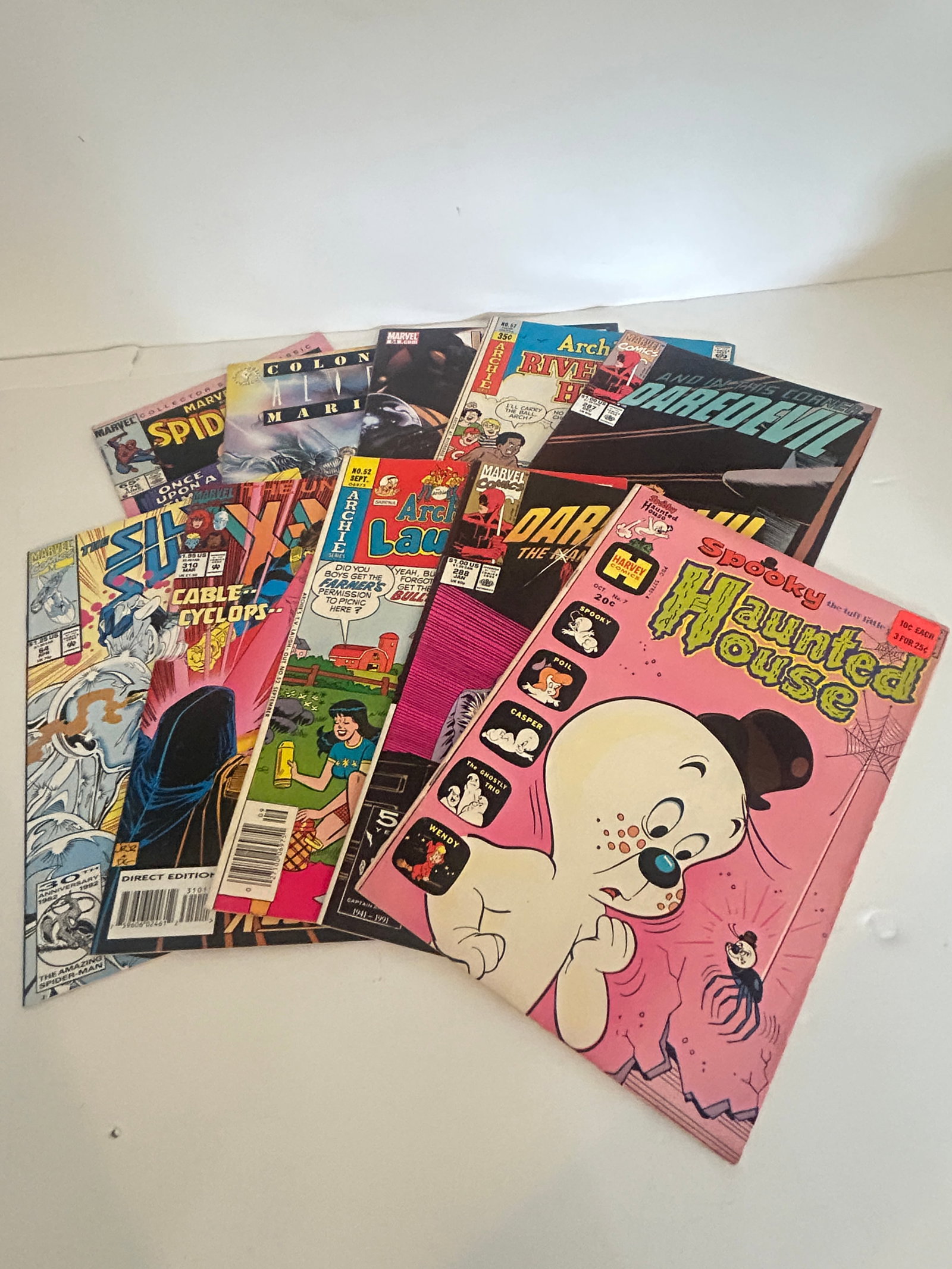 Vintage Lot of 10 Good Comic Books: Vintage Lot of 10 Good Comic Books Please view all photos as they are part of the description and condition of this Item, Feel free to contact me with questions or picture requests! Used Item AS IS